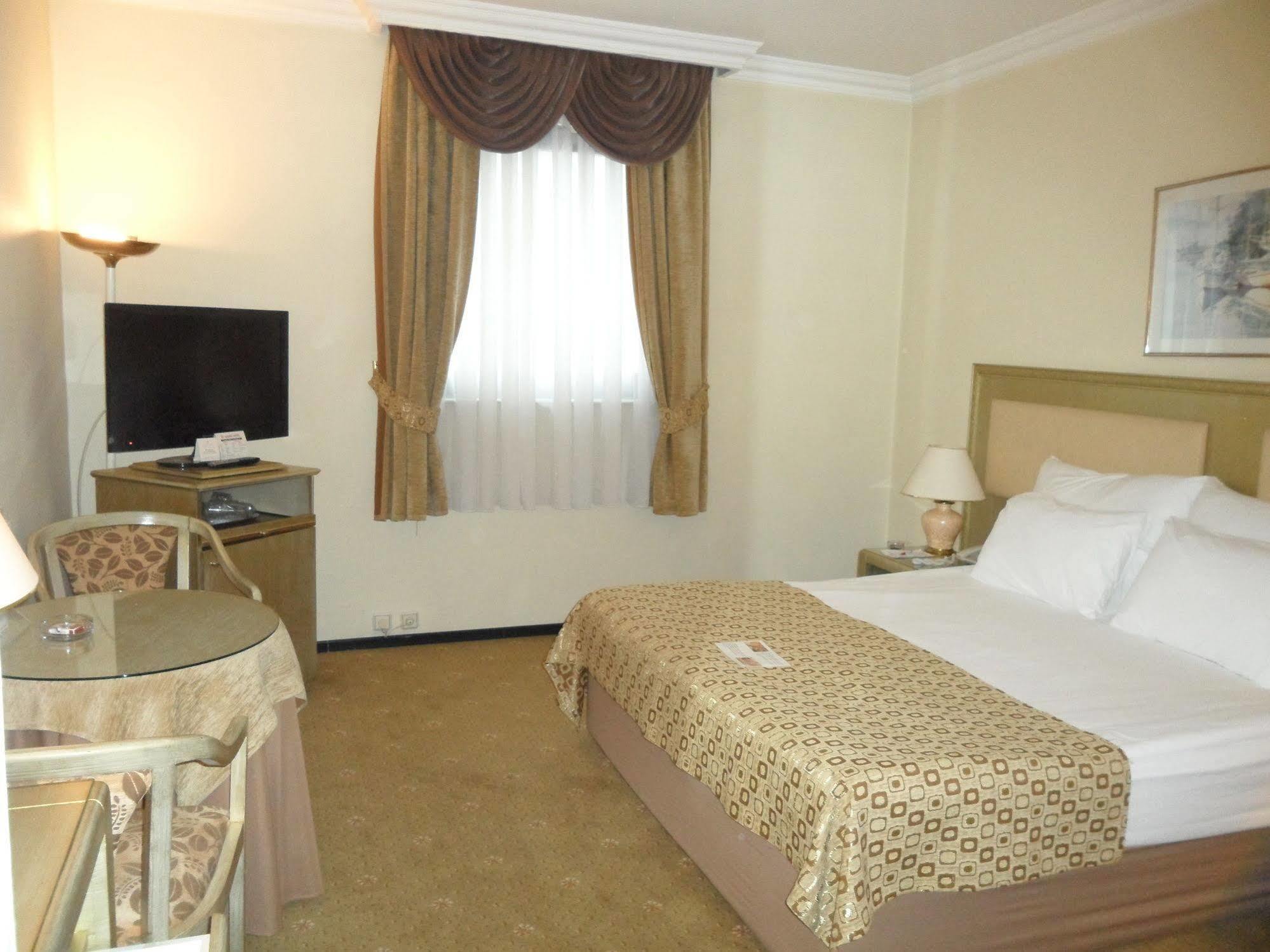 Güneş Merter 4* İstanbul