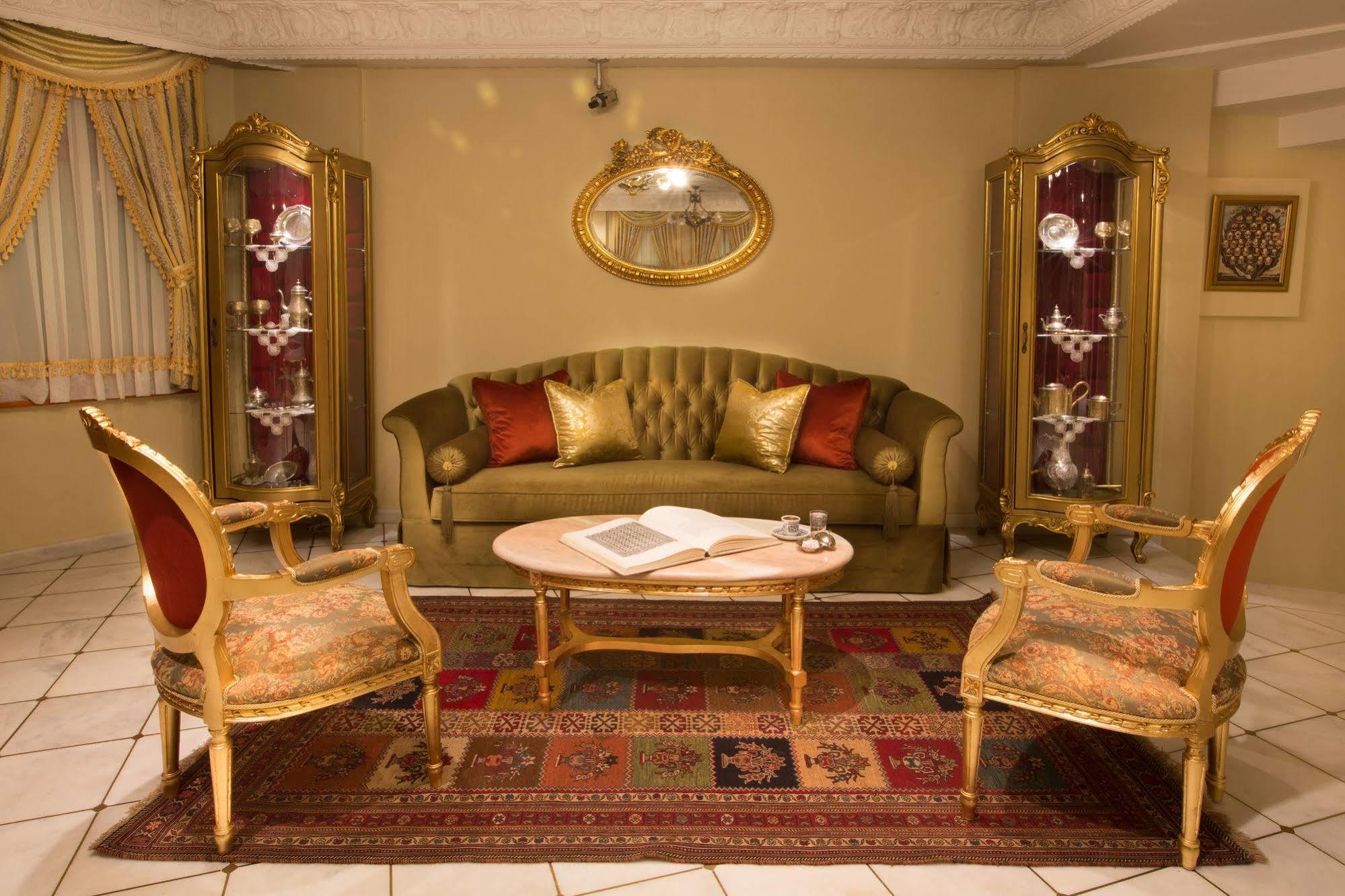 Valide Sultan Konagi Istanbul