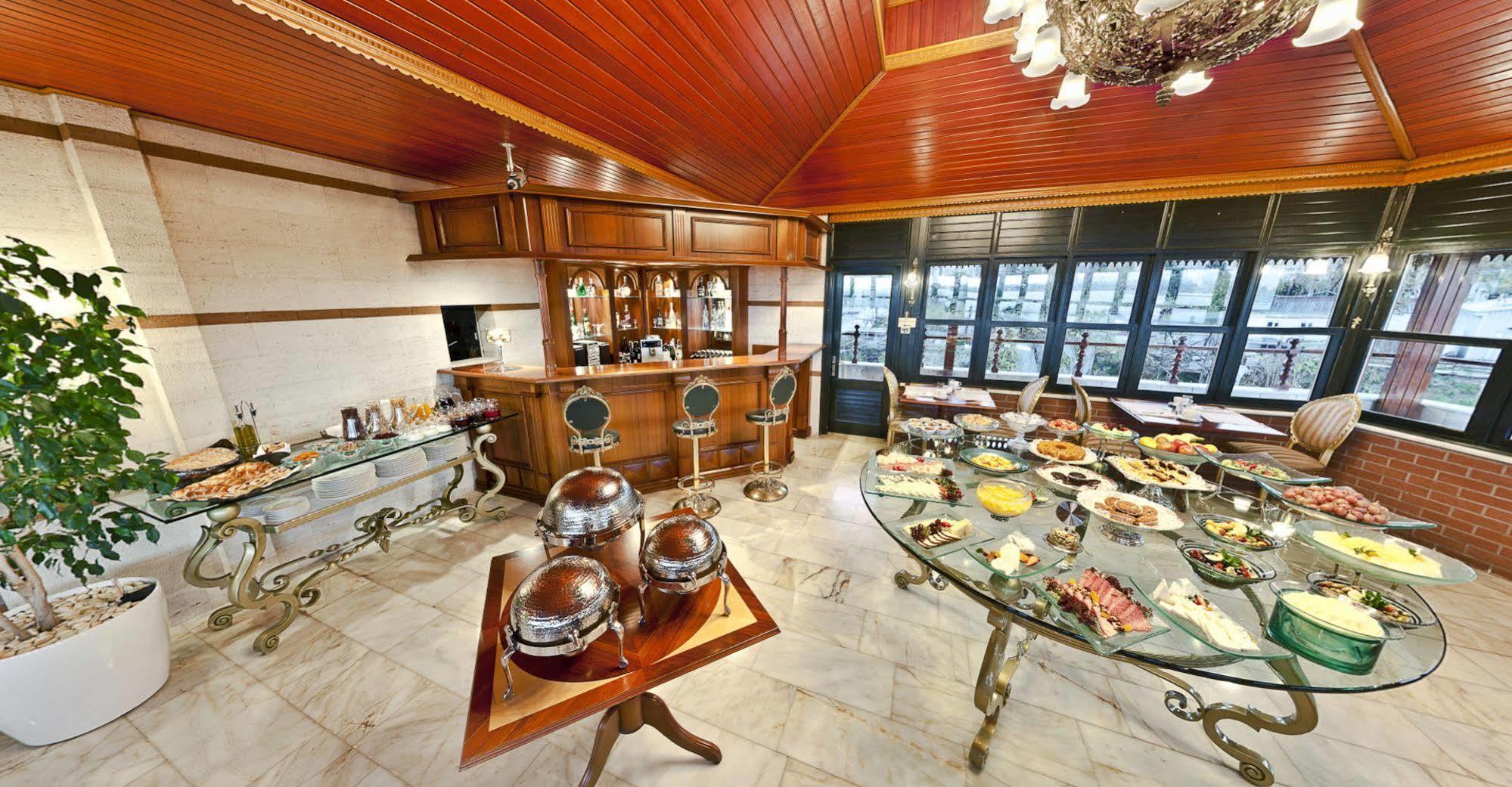 Valide Sultan Konagi Istanbul