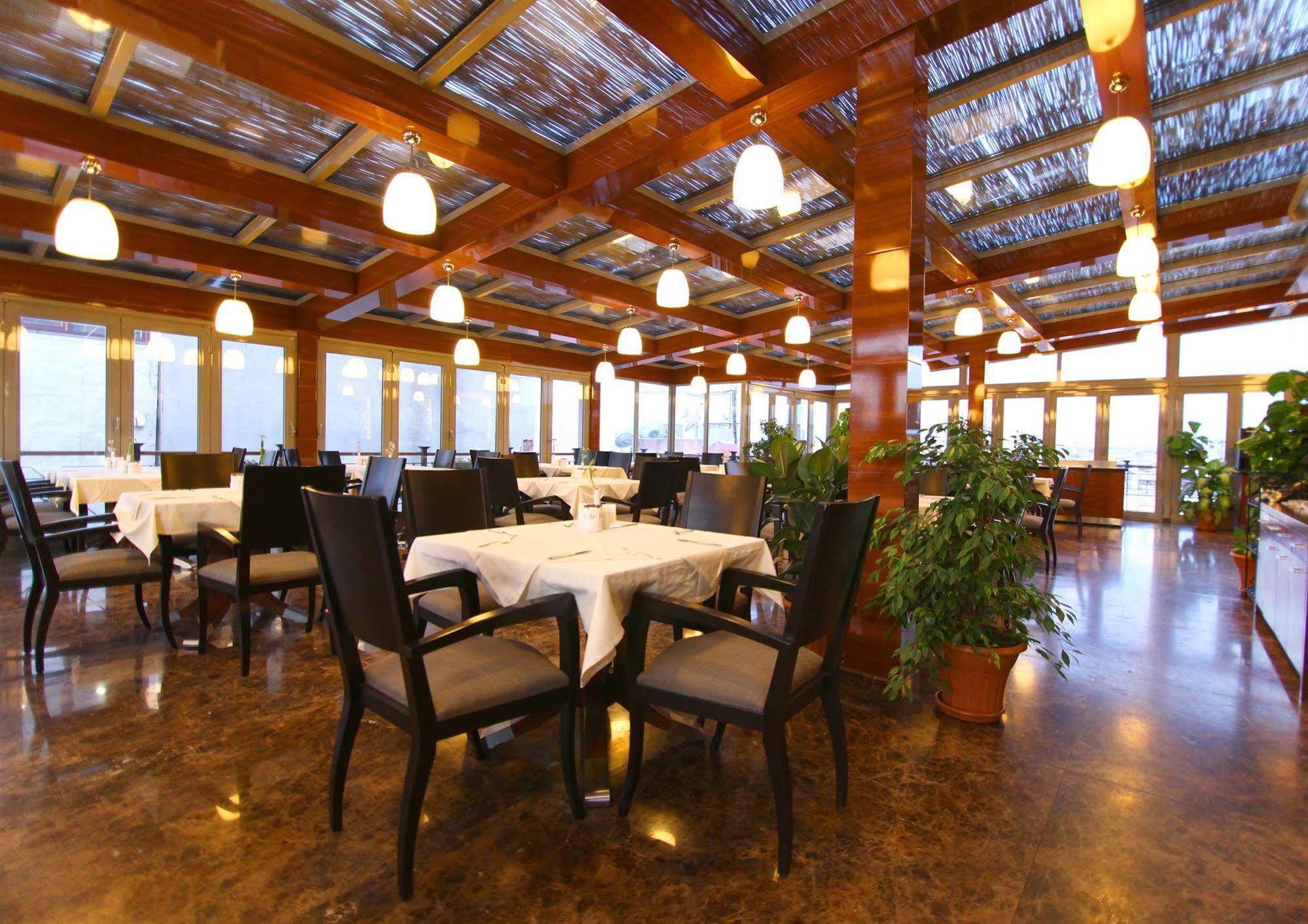 Monaco 4*