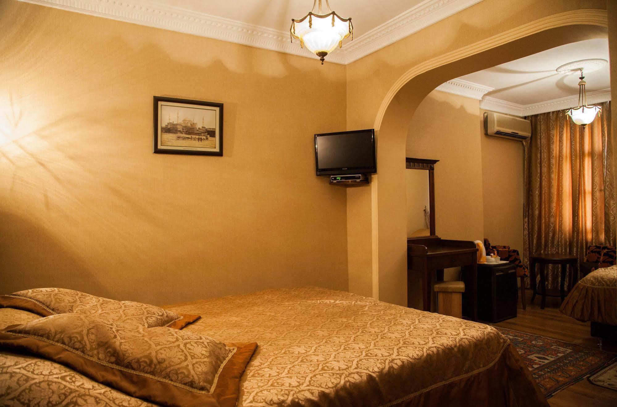 Cem Sultan Hotel 2*