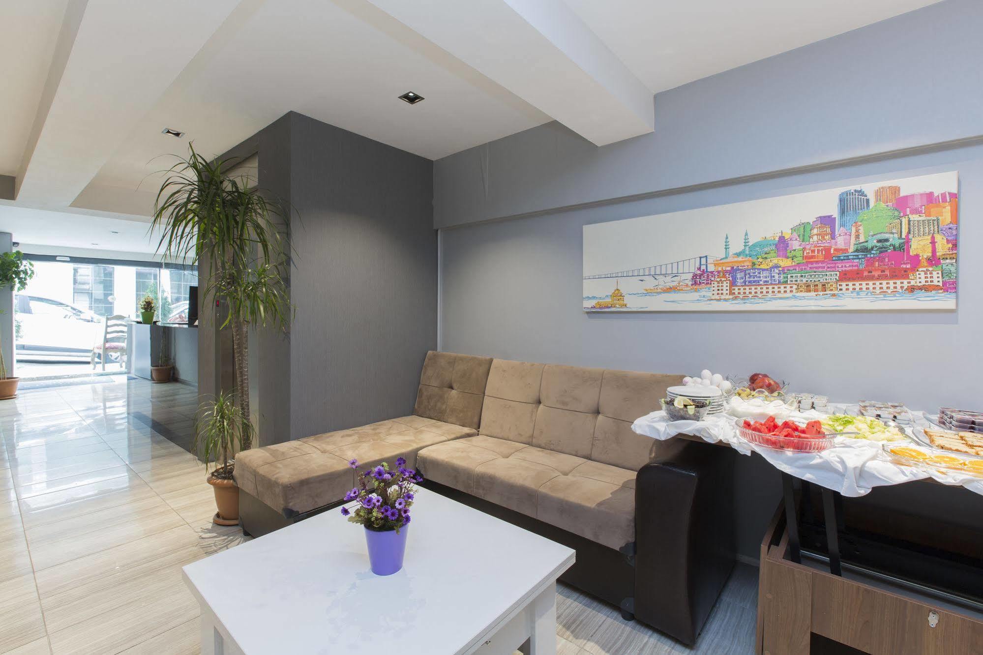 Luce Hotel