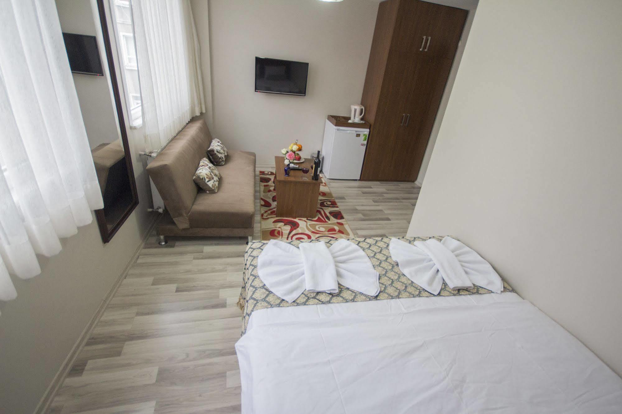 Carina Aparthotel 3*