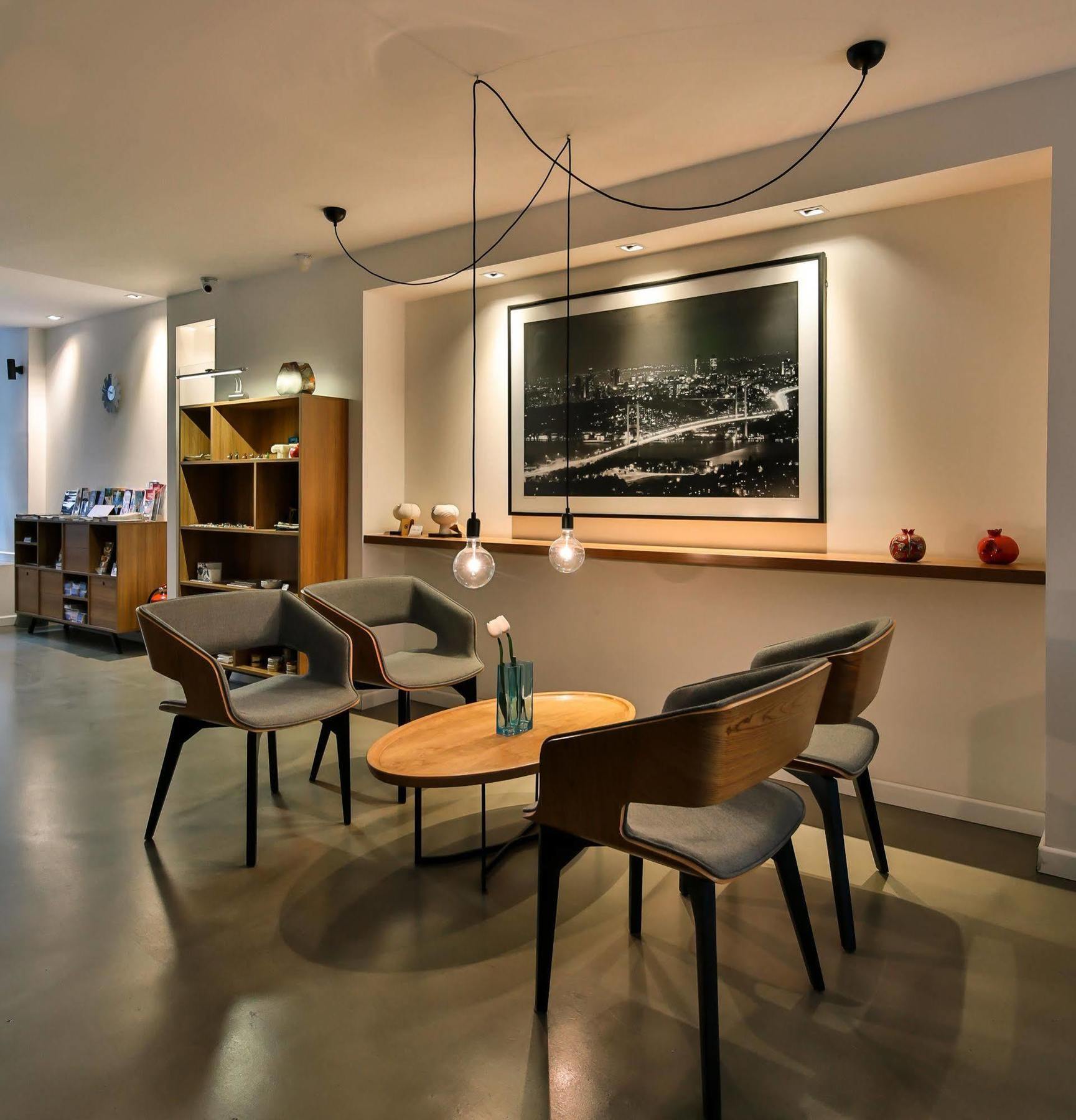 Alilass Hotel