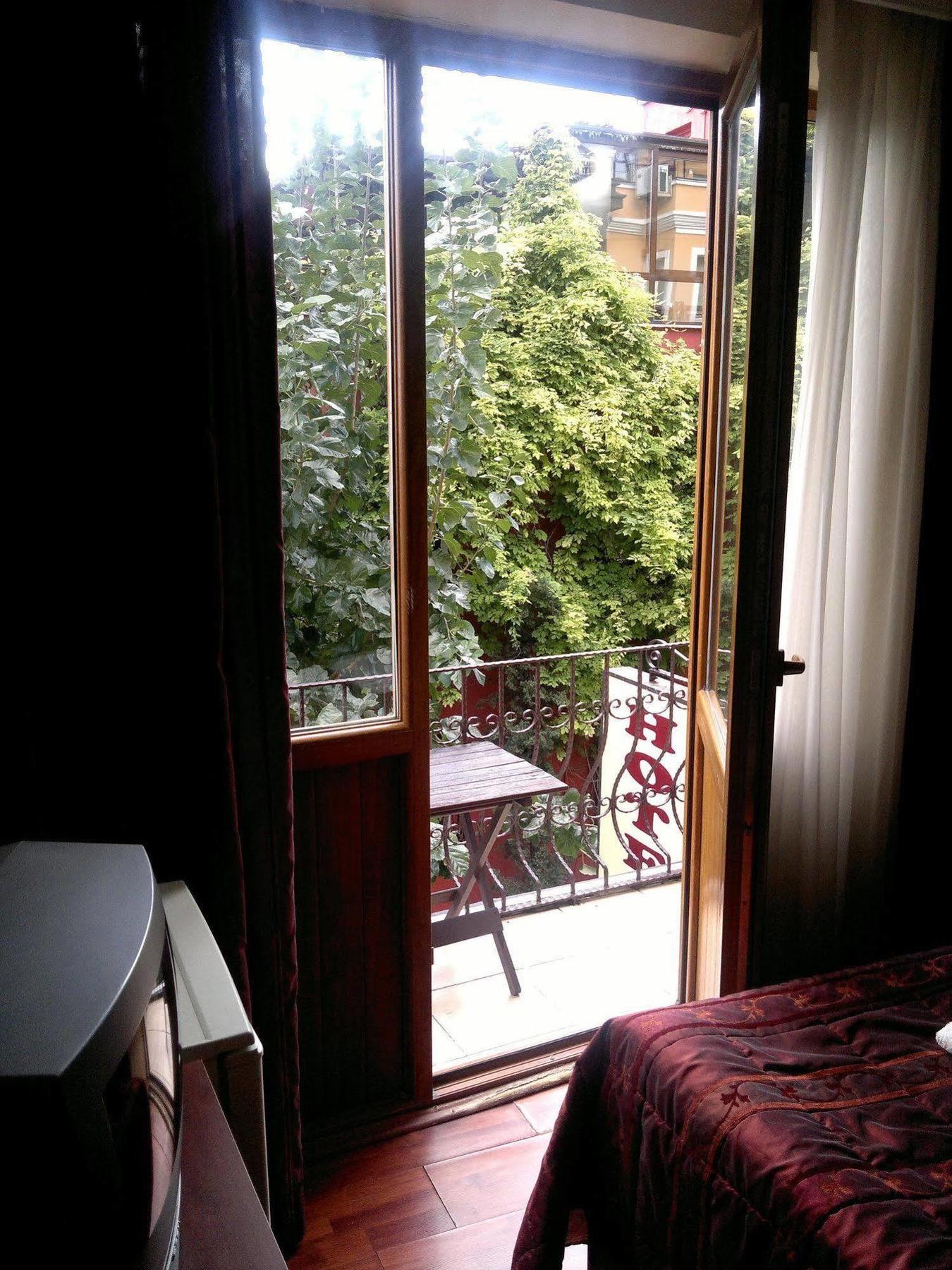 Emre Hotel