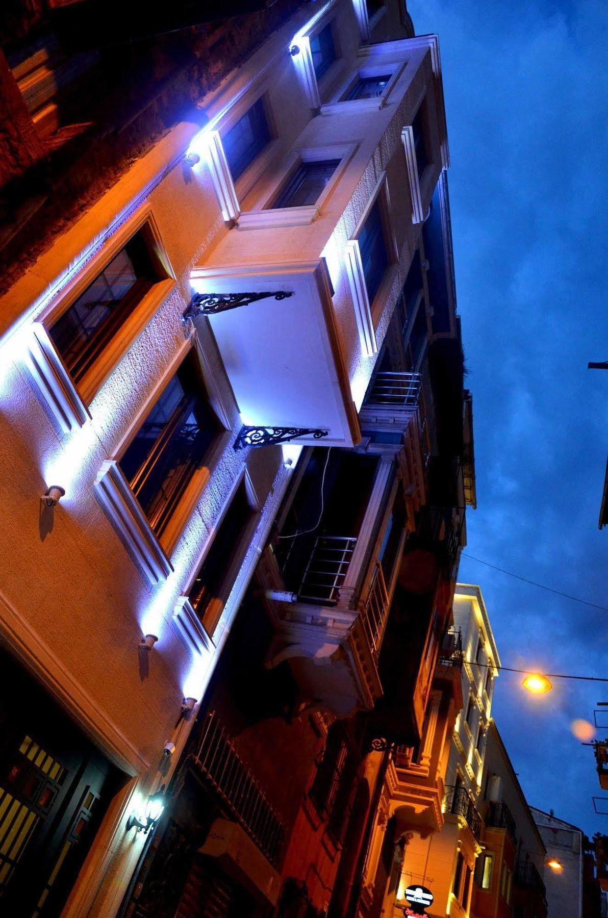 Hotel A