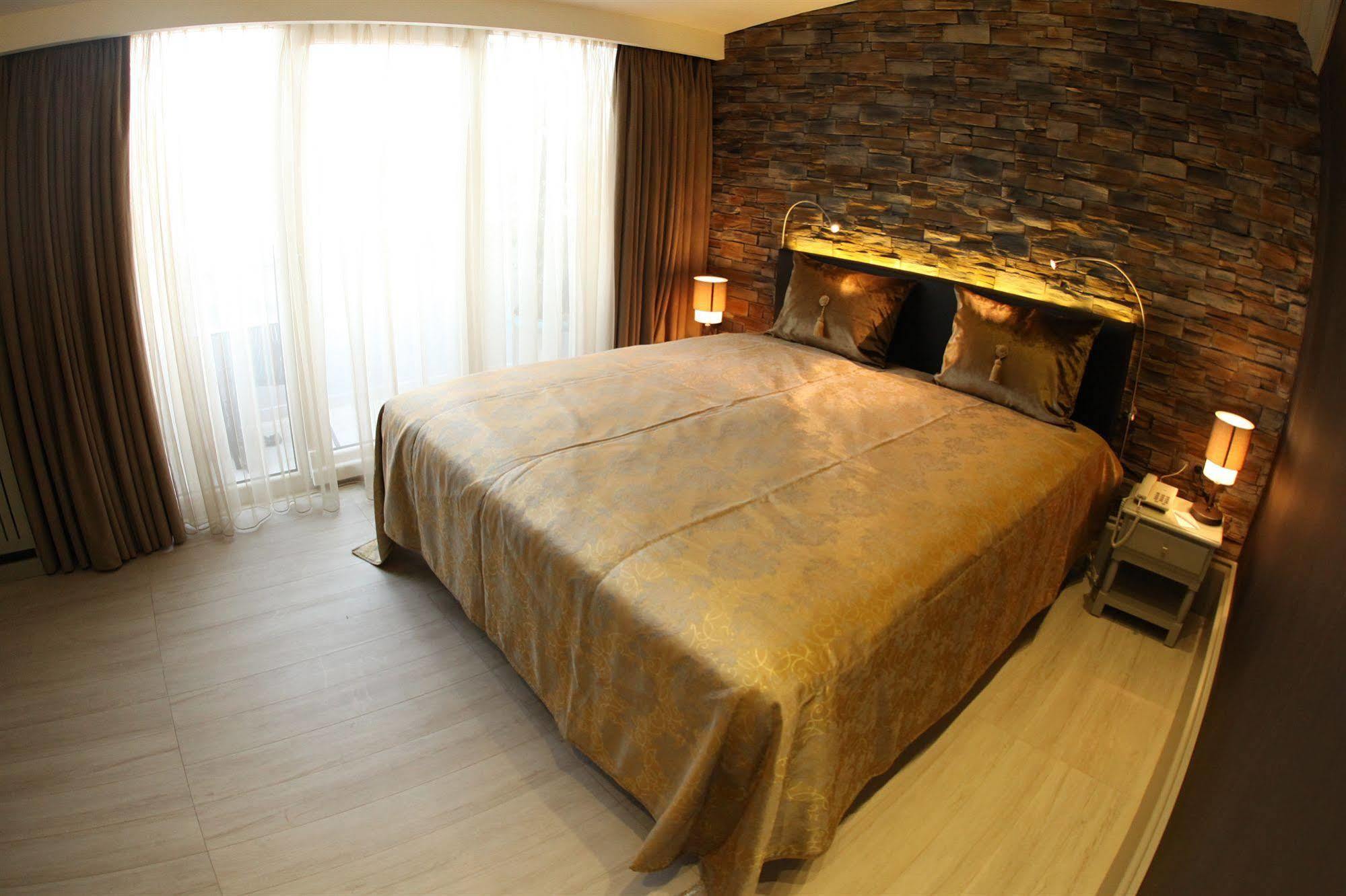 Hotel Aly Port