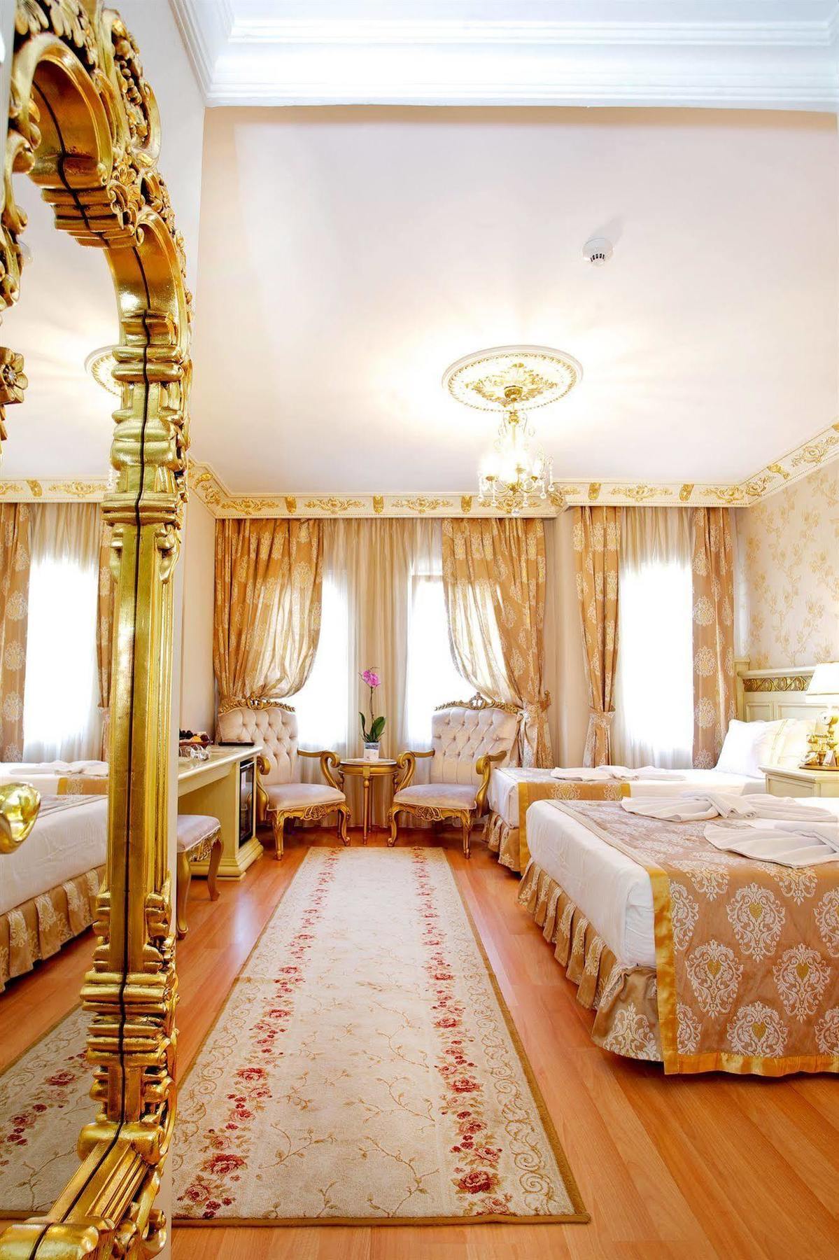 White House 4*