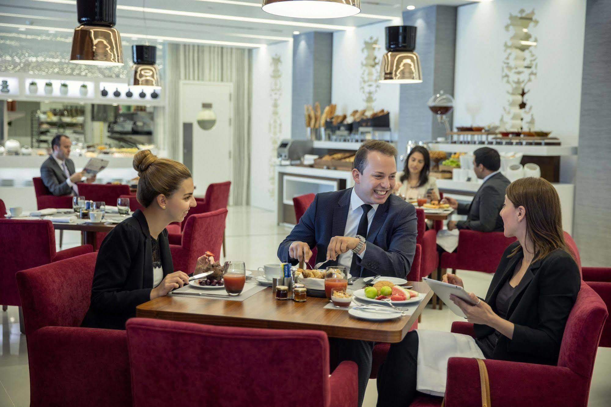 Tango Arjaan By Rotana Otel 5*