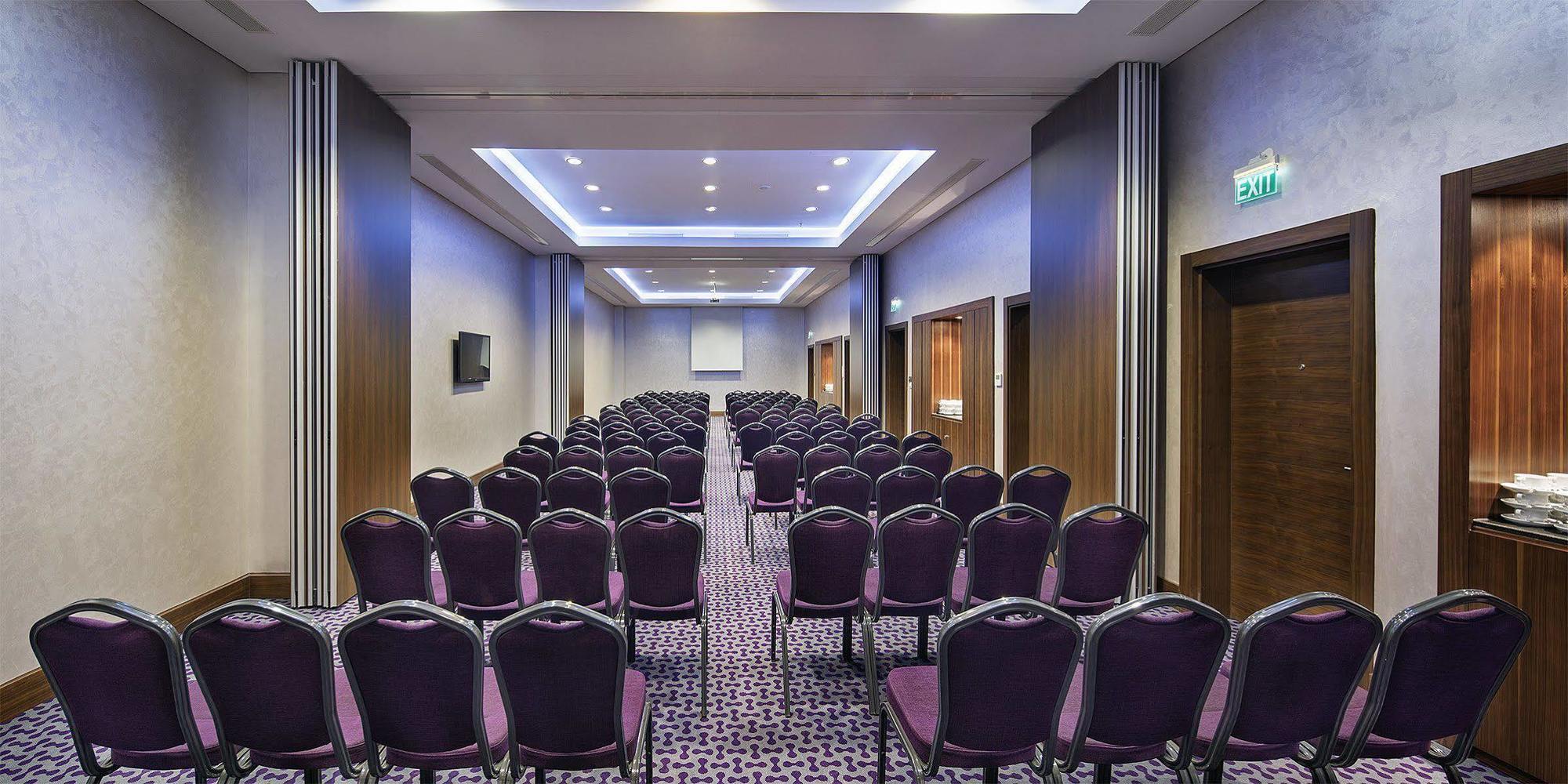 Hampton By Hilton Kayasehir Hotel