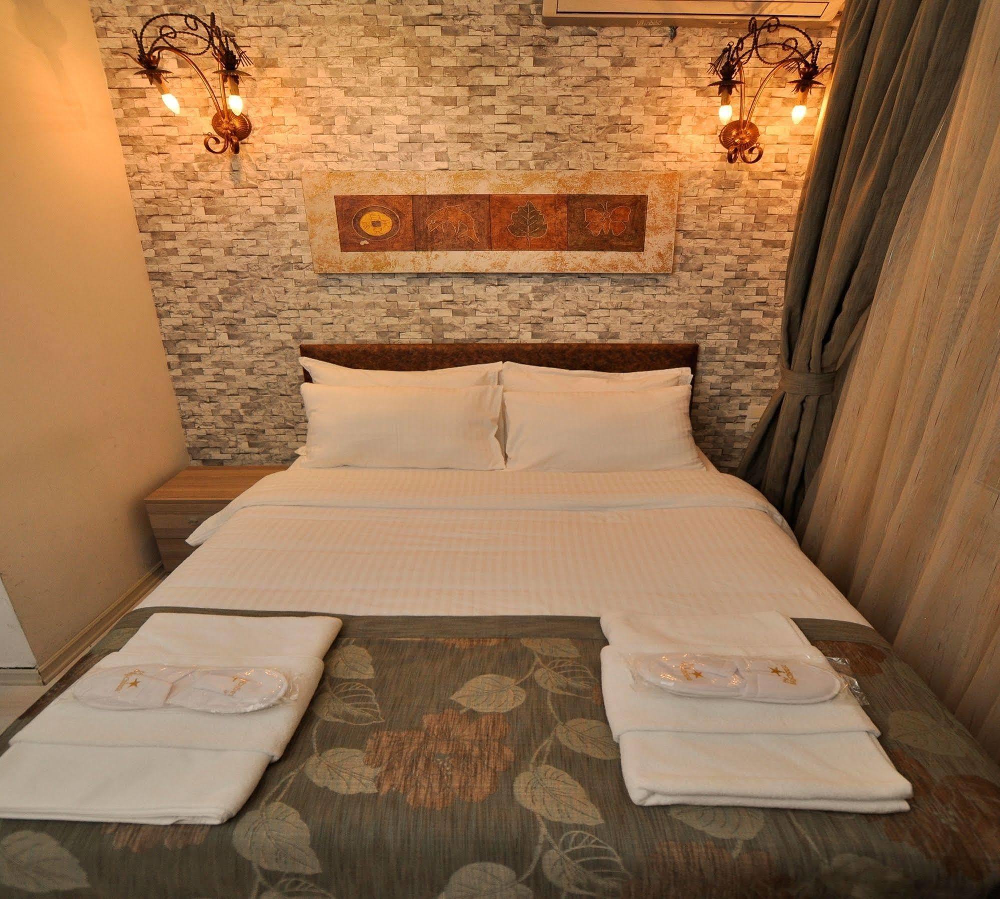 Cheers Hipstreet Hotel 3*