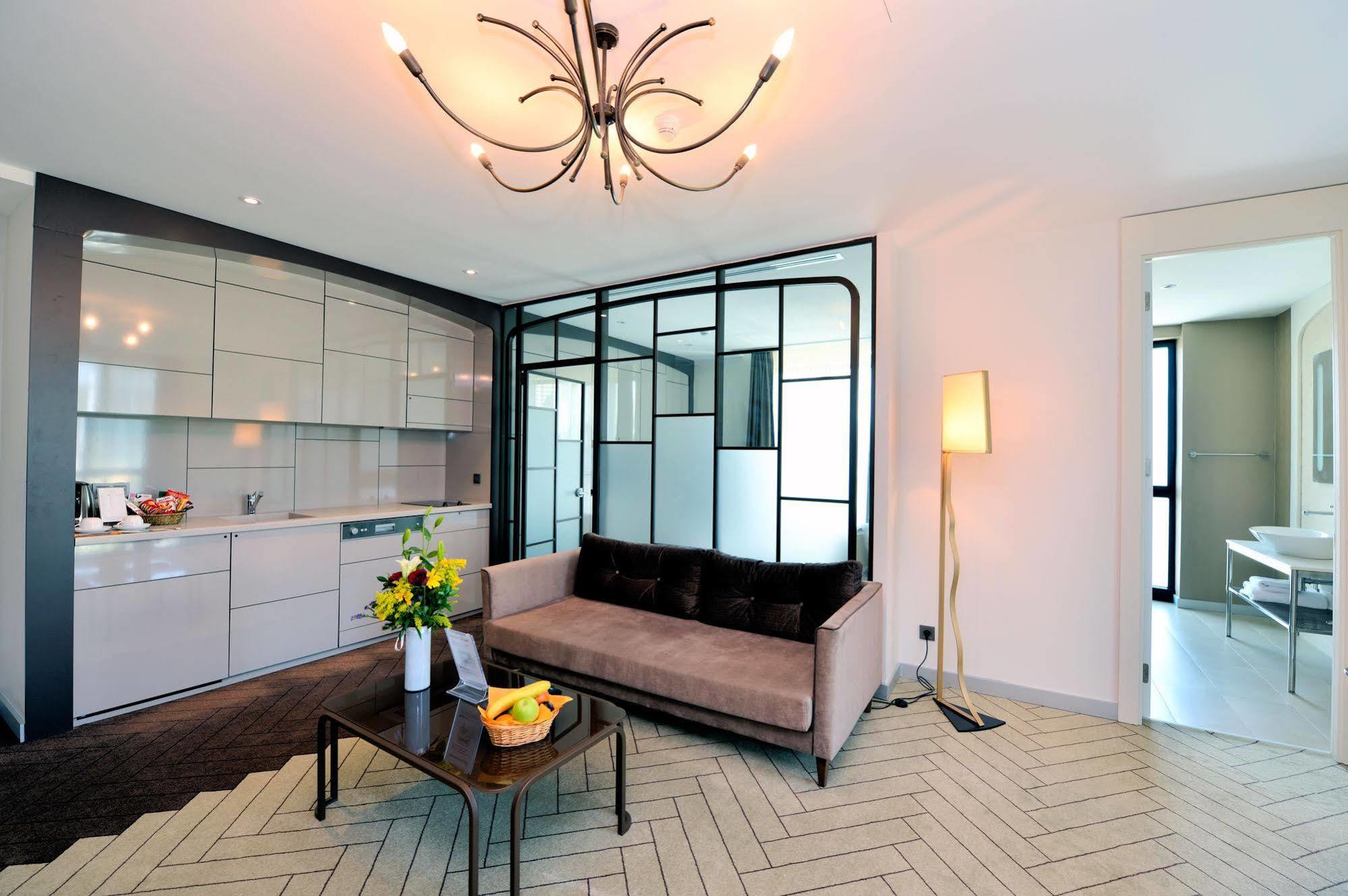 Upsuites