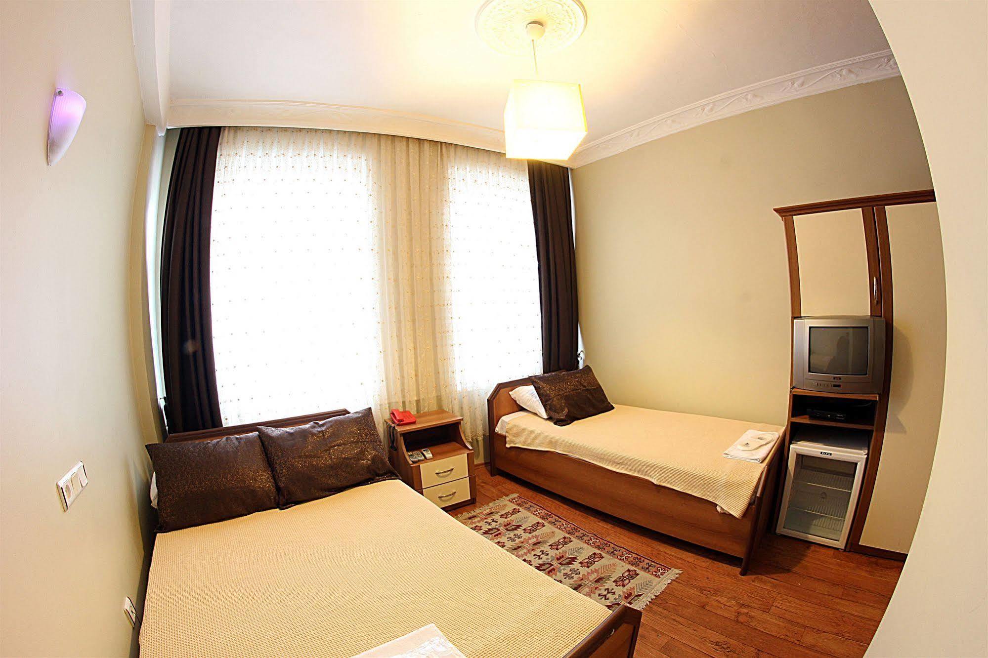 Paradise Hotel 3*
