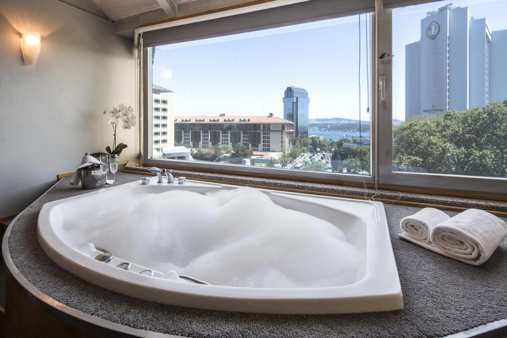 Otel Taxim Suites&residences 4*