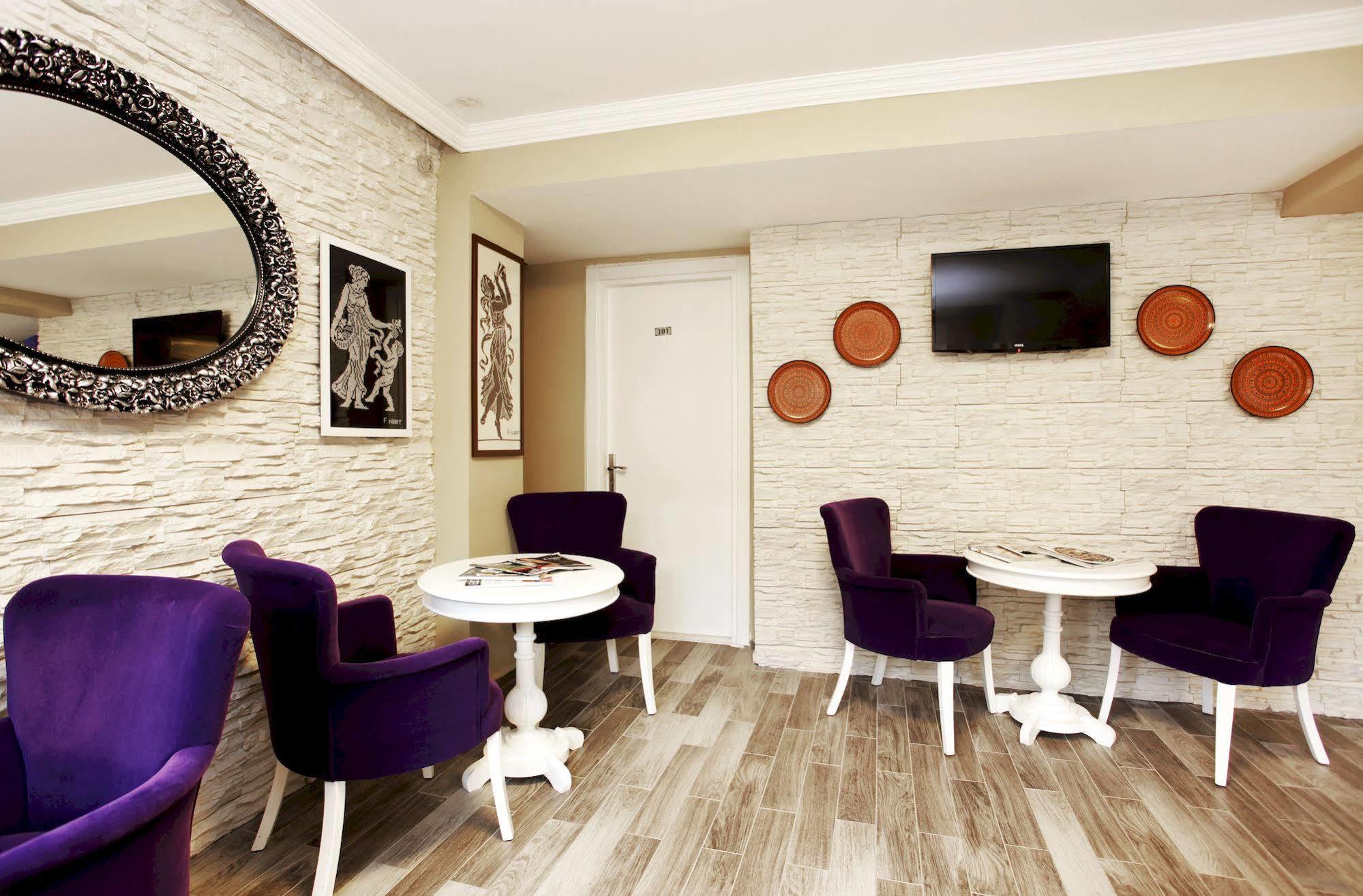 Spinel - Old Hotel Istanbul