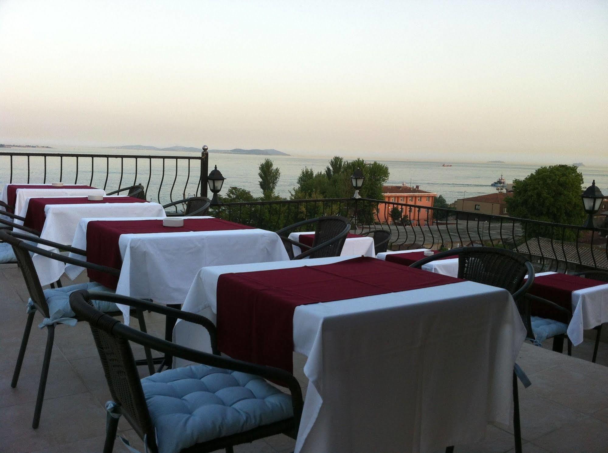 Spinel - Old Hotel Istanbul