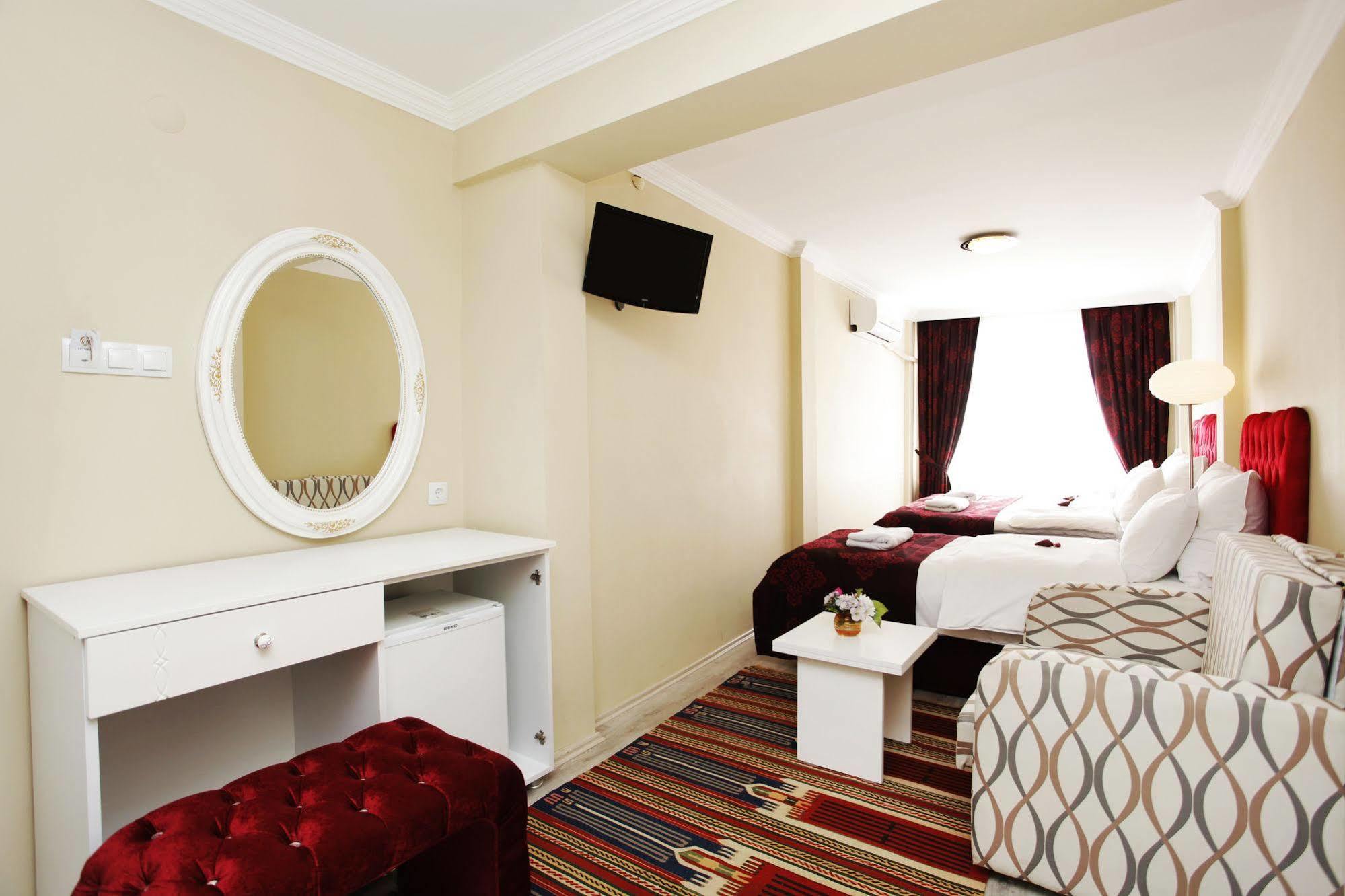 Spinel - Old Hotel Istanbul