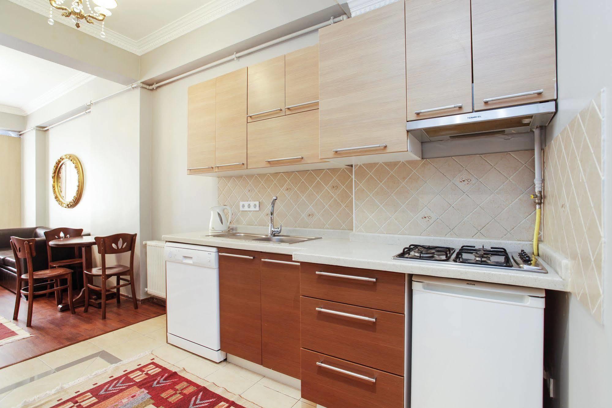 Sheriff Royal Aparthotel 2*
