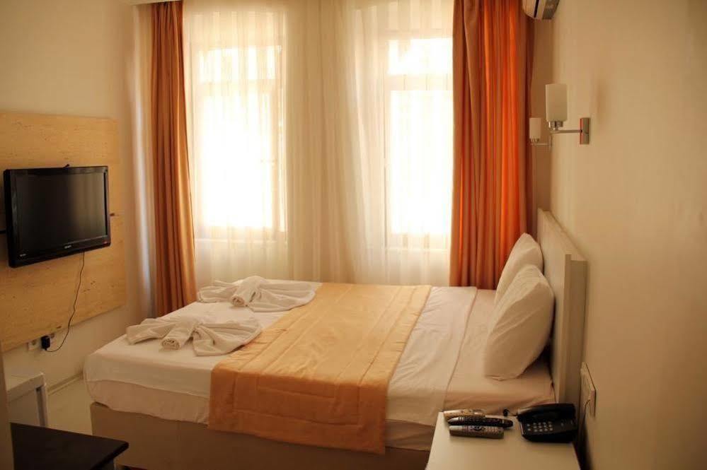 Taksim Square Hot Aparthotel 3*