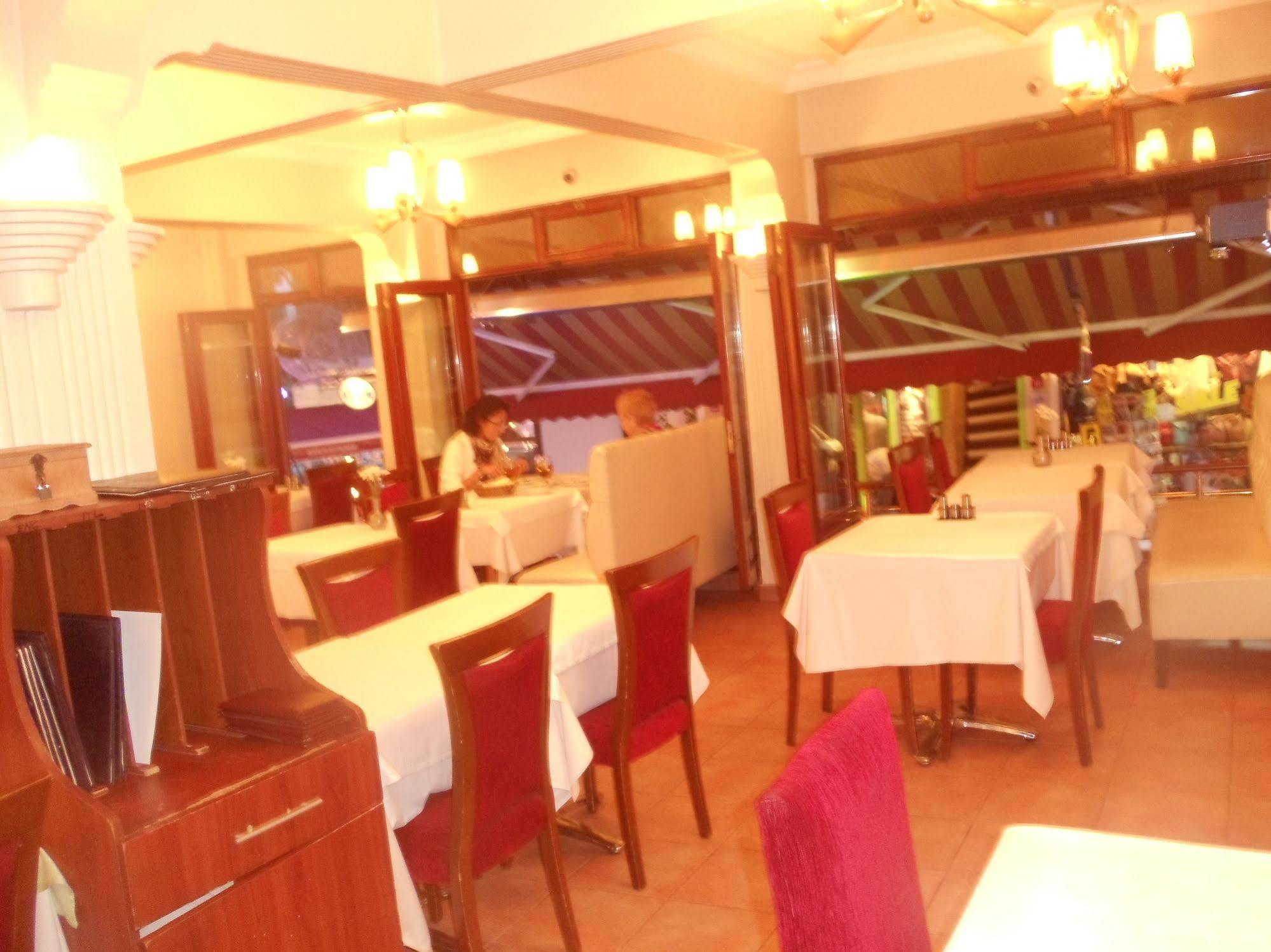 Ares Hotel