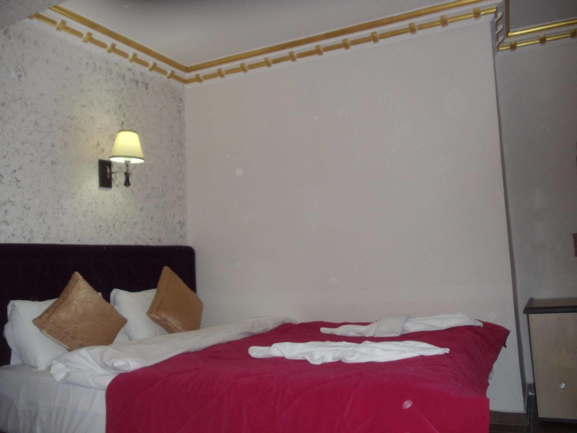 Ares Hotel 3*