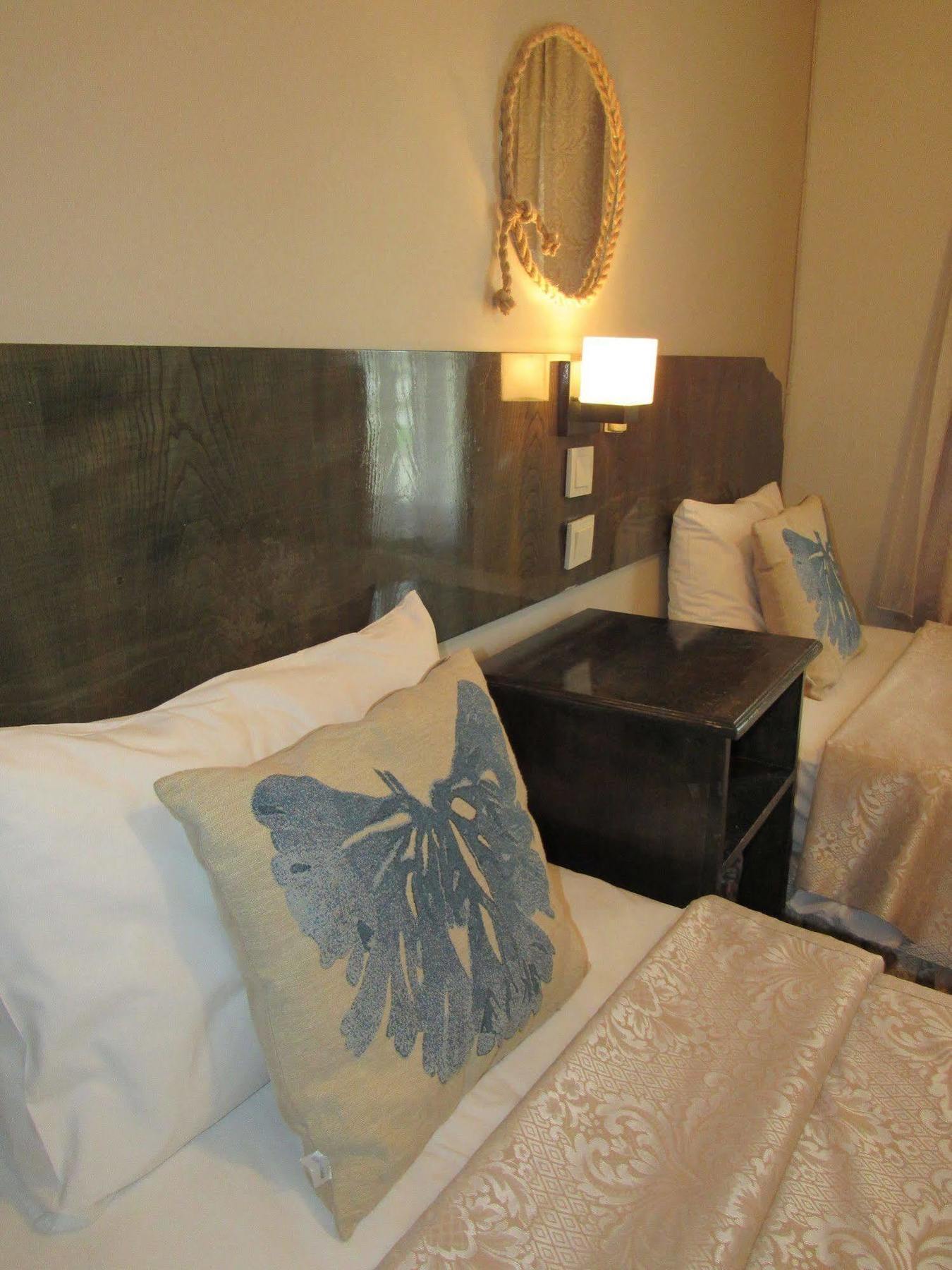 Airport Hotel 2*