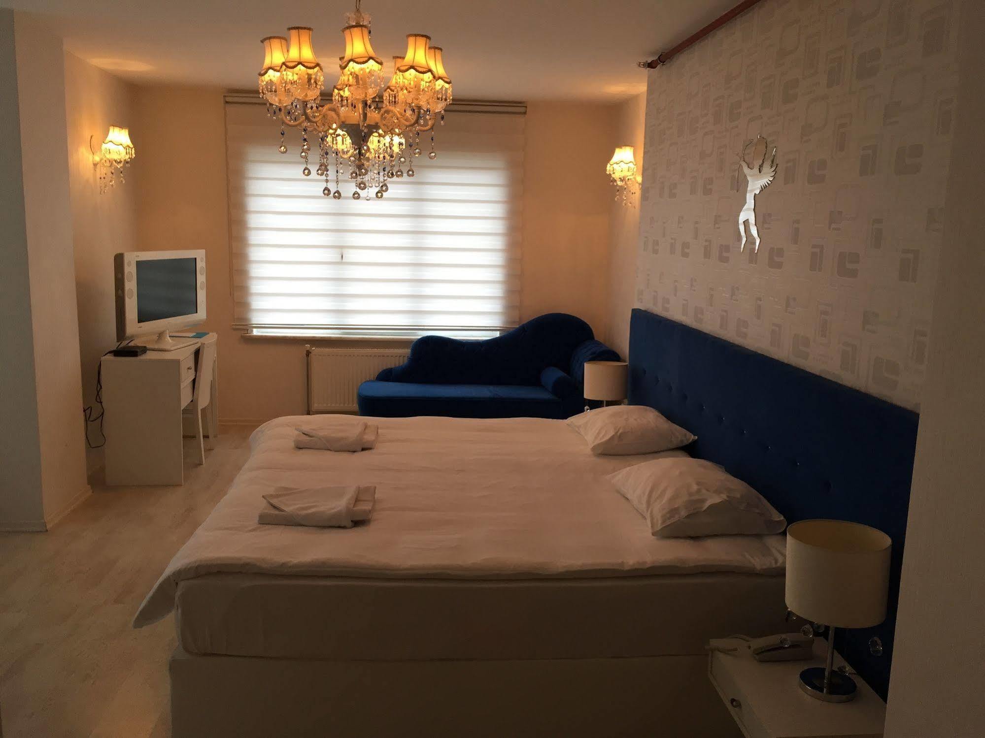 Airport Aparthotel 3*