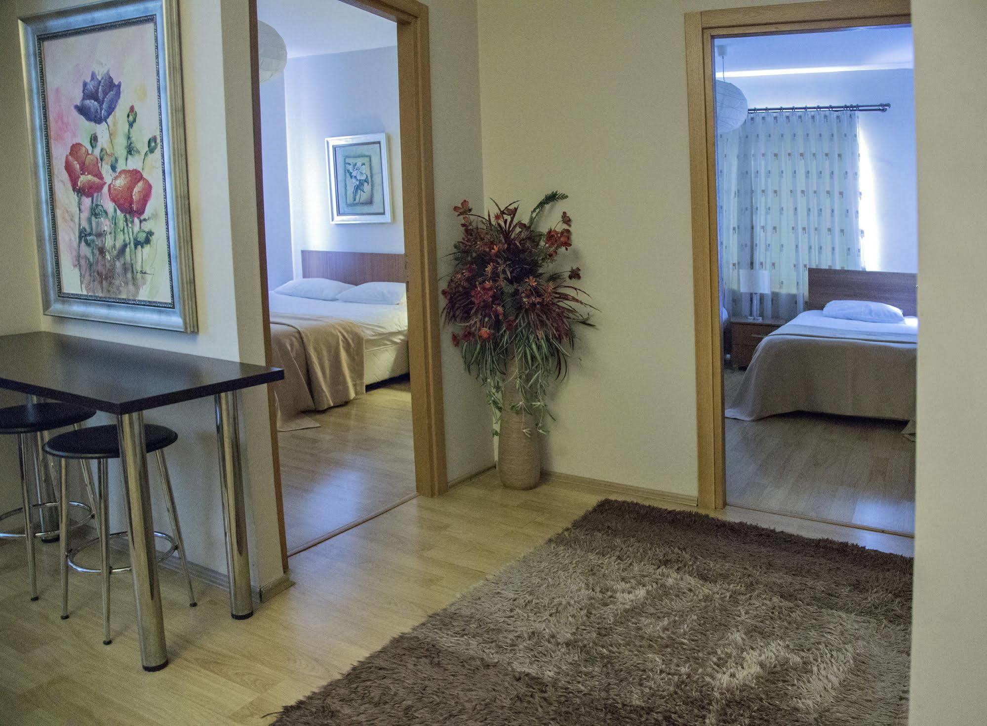 Aparthotel Airport 3*