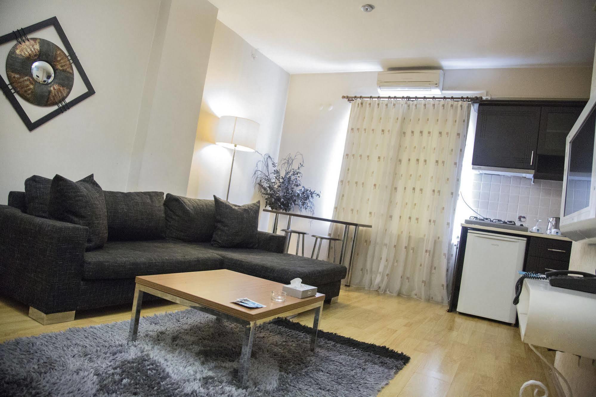 Airport Aparthotel