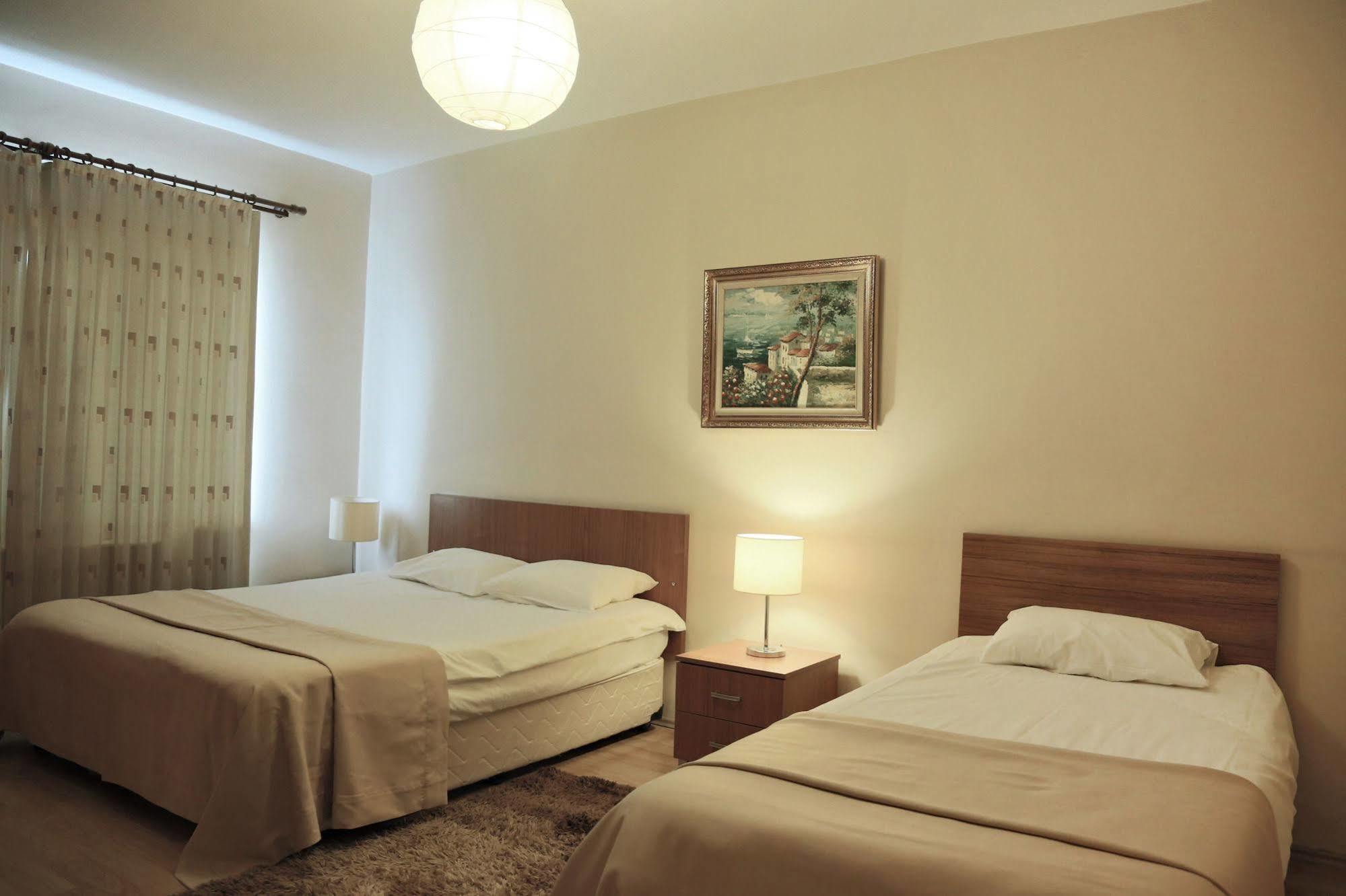 Aparthotel Airport 3*