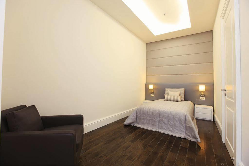 Pera Aparthotel