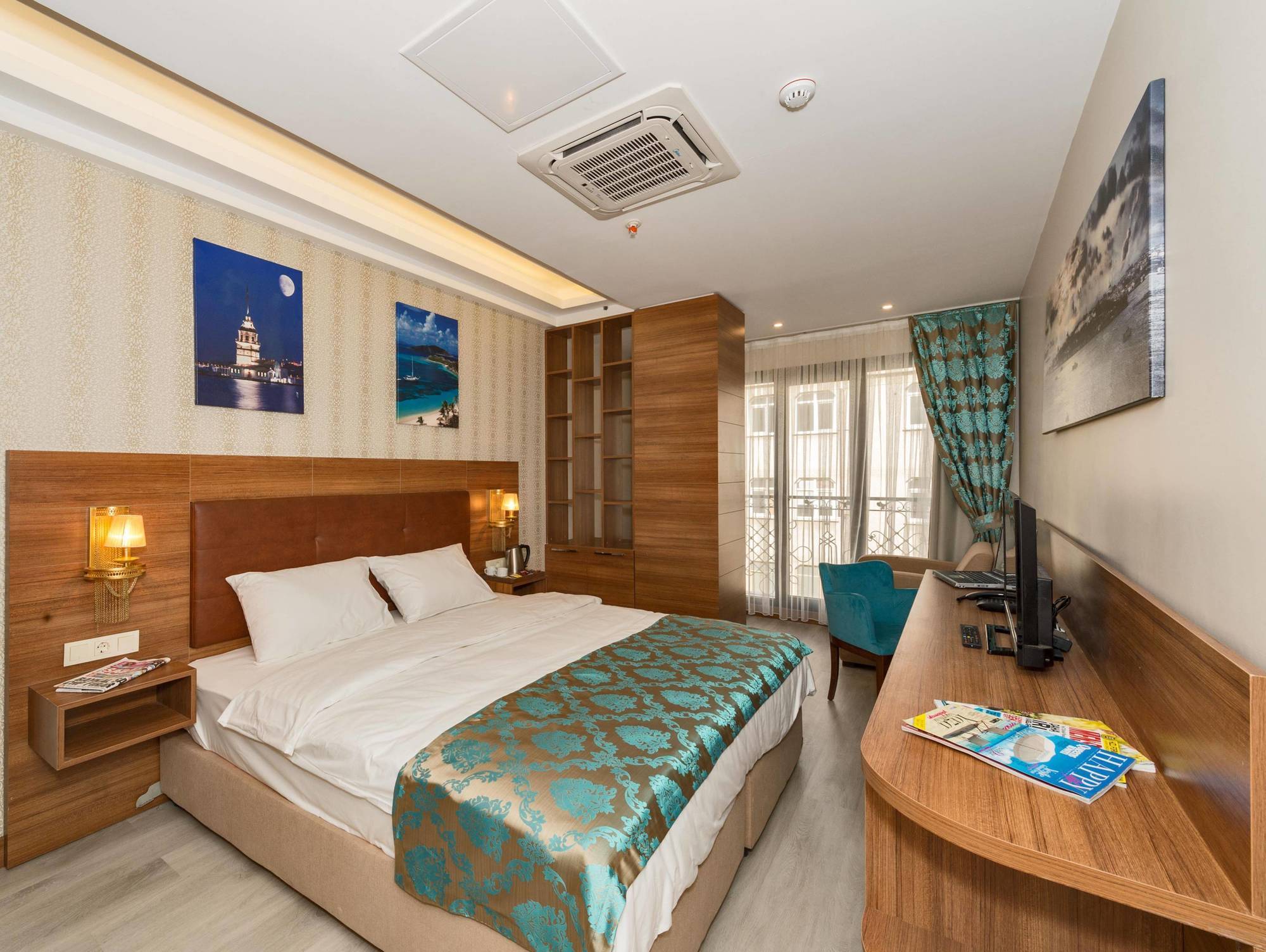 Grand Palace Hotel