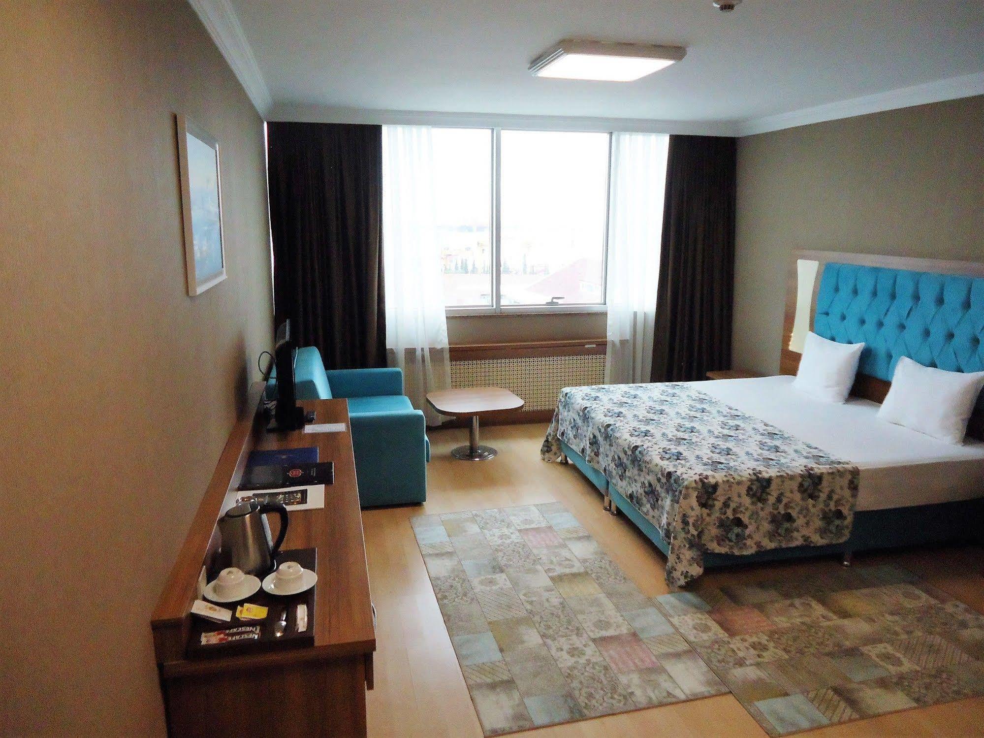 Hotel Golden Lounge 3*