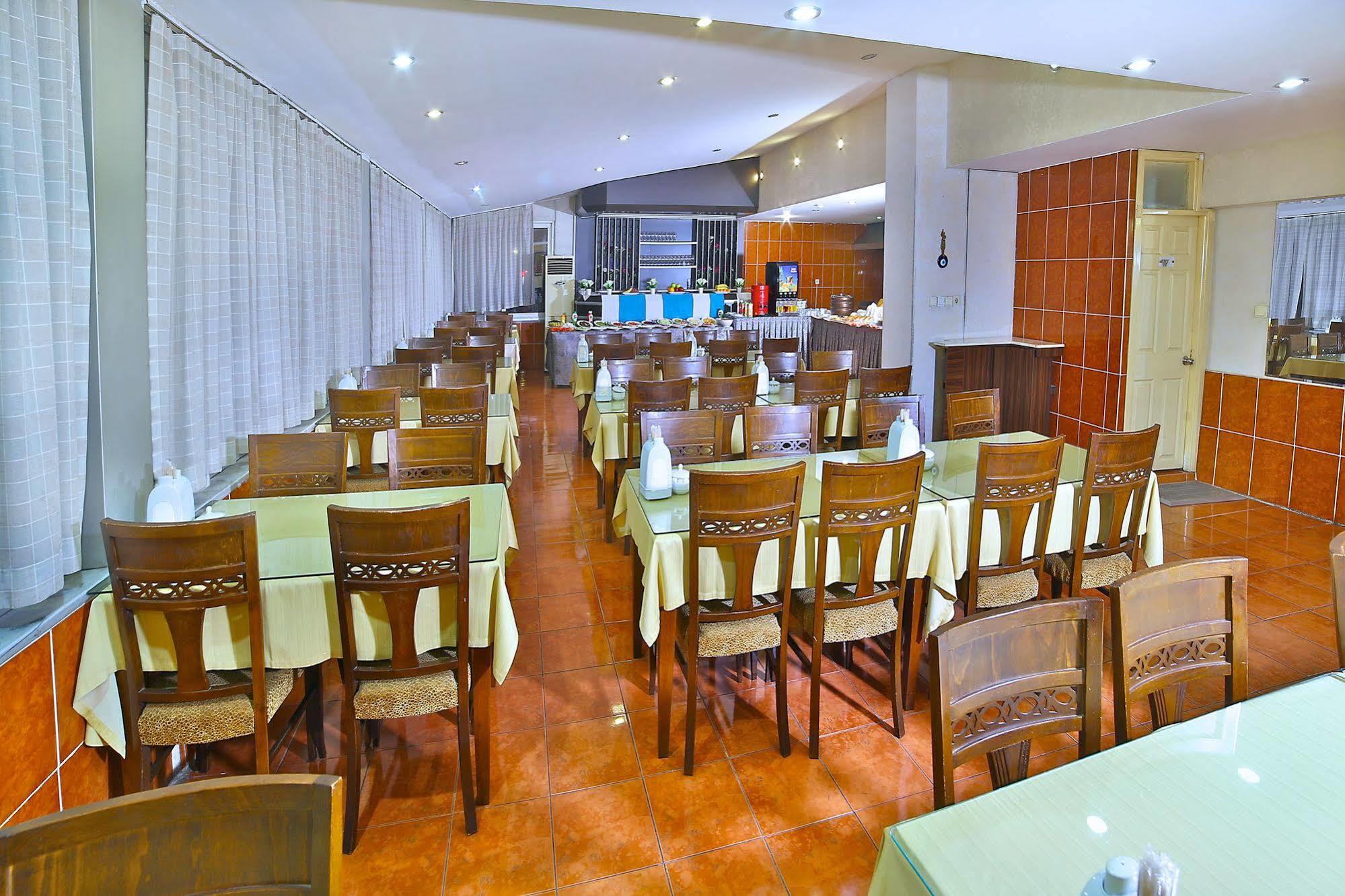The Center 3*