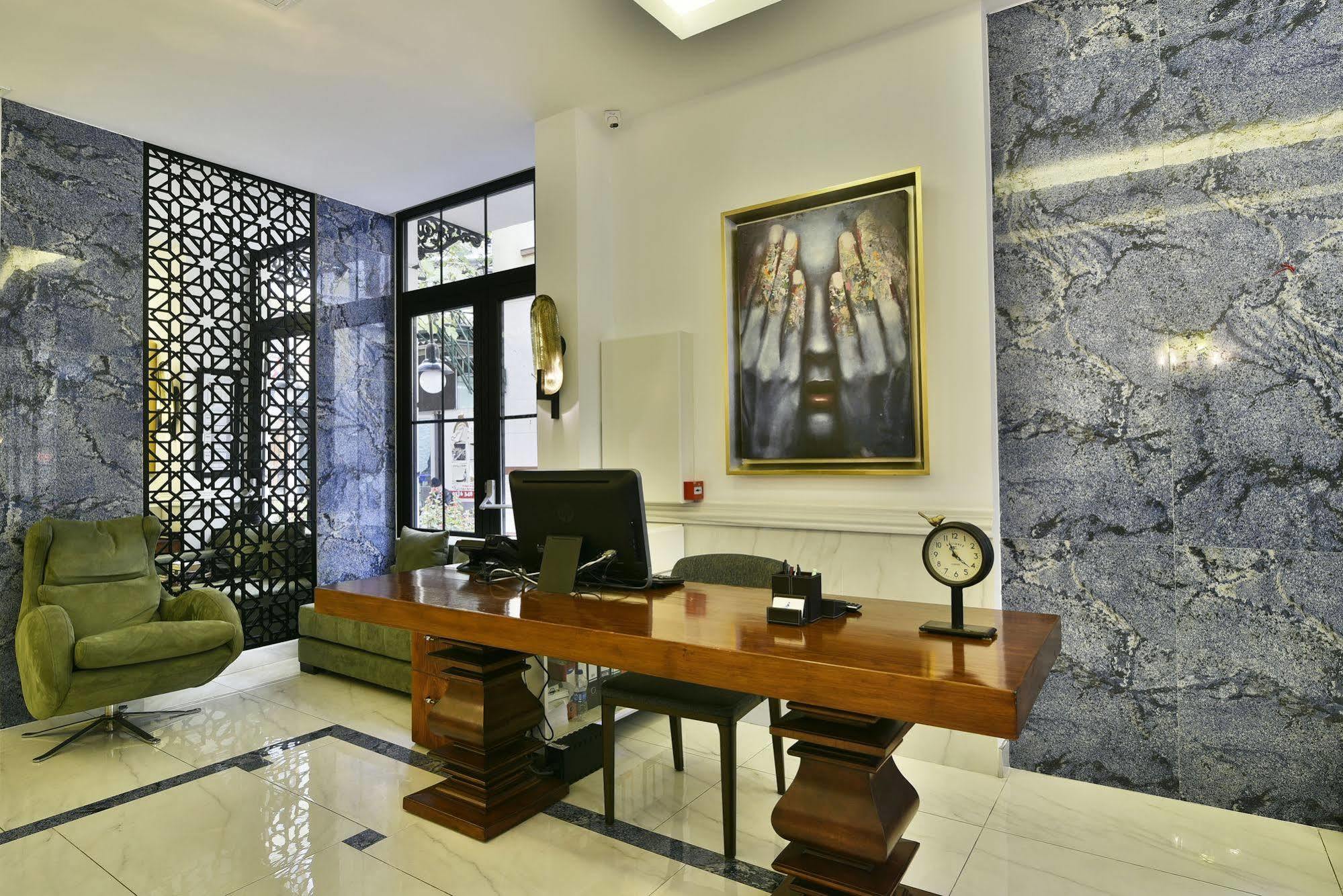 Life (adults Only) Hotel