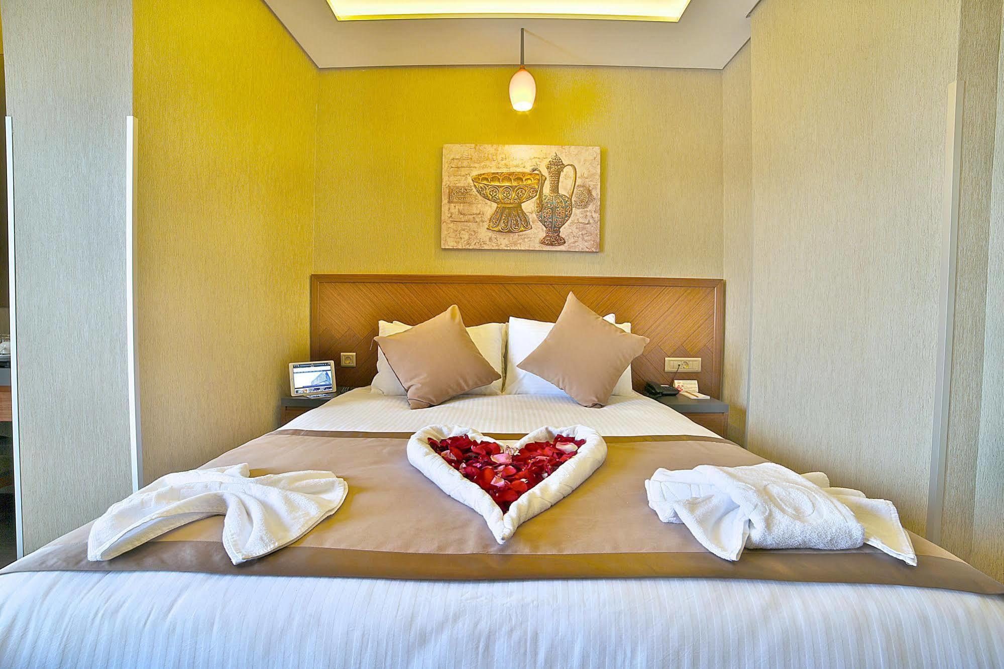 Corner Laleli Hotel 3*