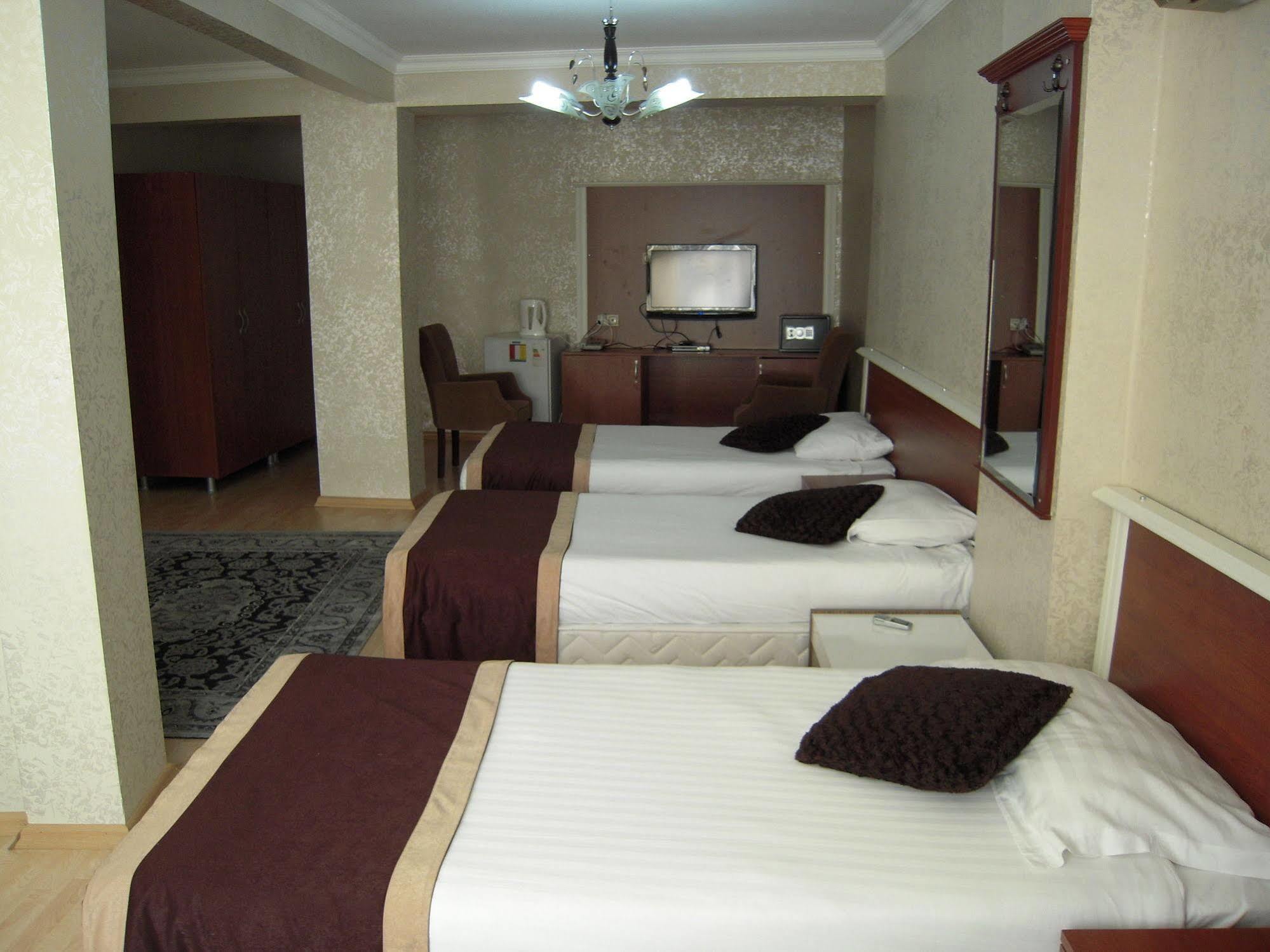 Elite Family Old Hotel 2*