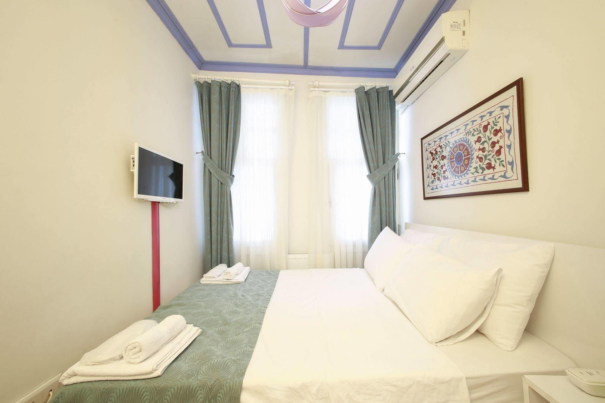 Lale Ortakoey Hotel