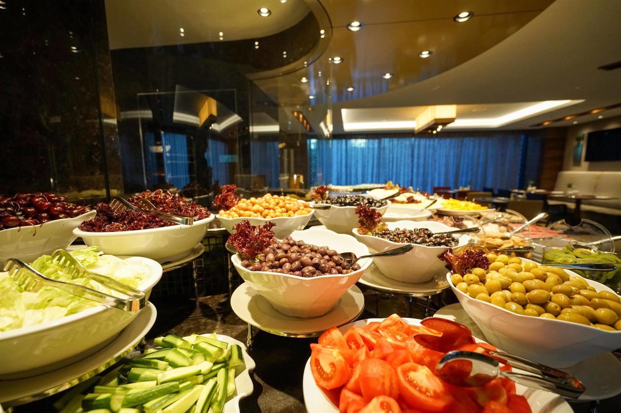 Golden Tulip Bayrampasa 5*