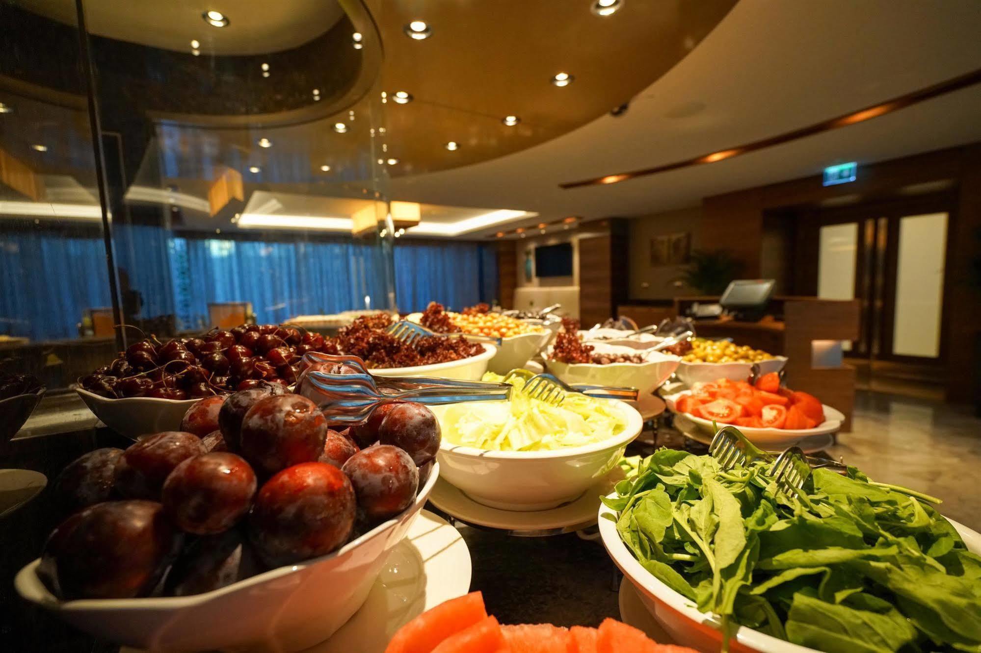 Golden Tulip Bayrampasa Hotel 5*