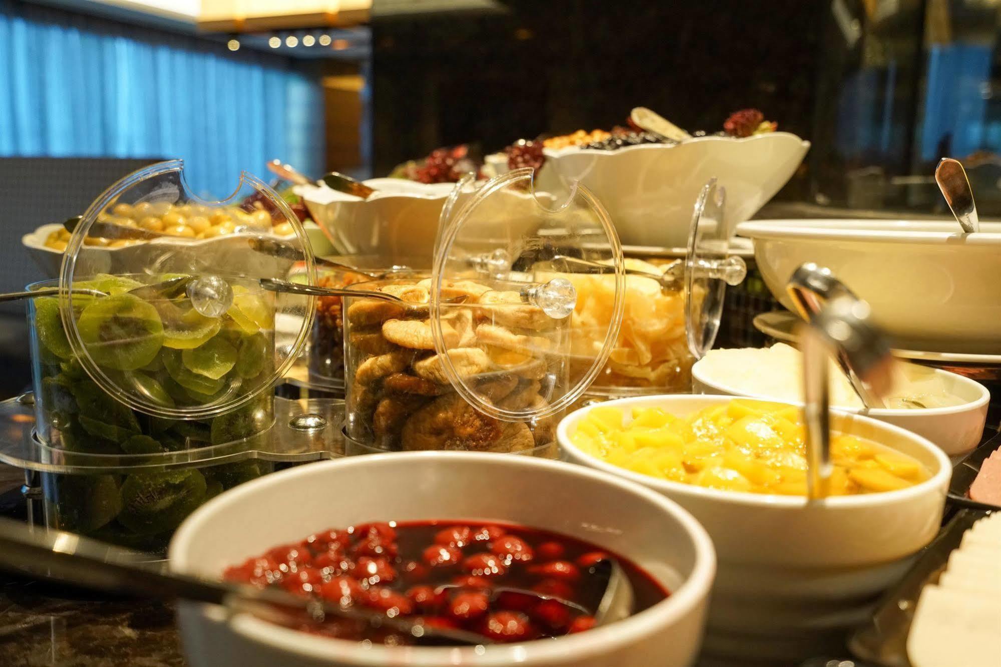 Golden Tulip Bayrampasa