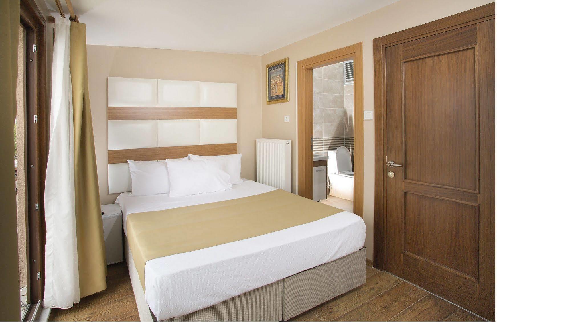 Hotel La Pazza 3*