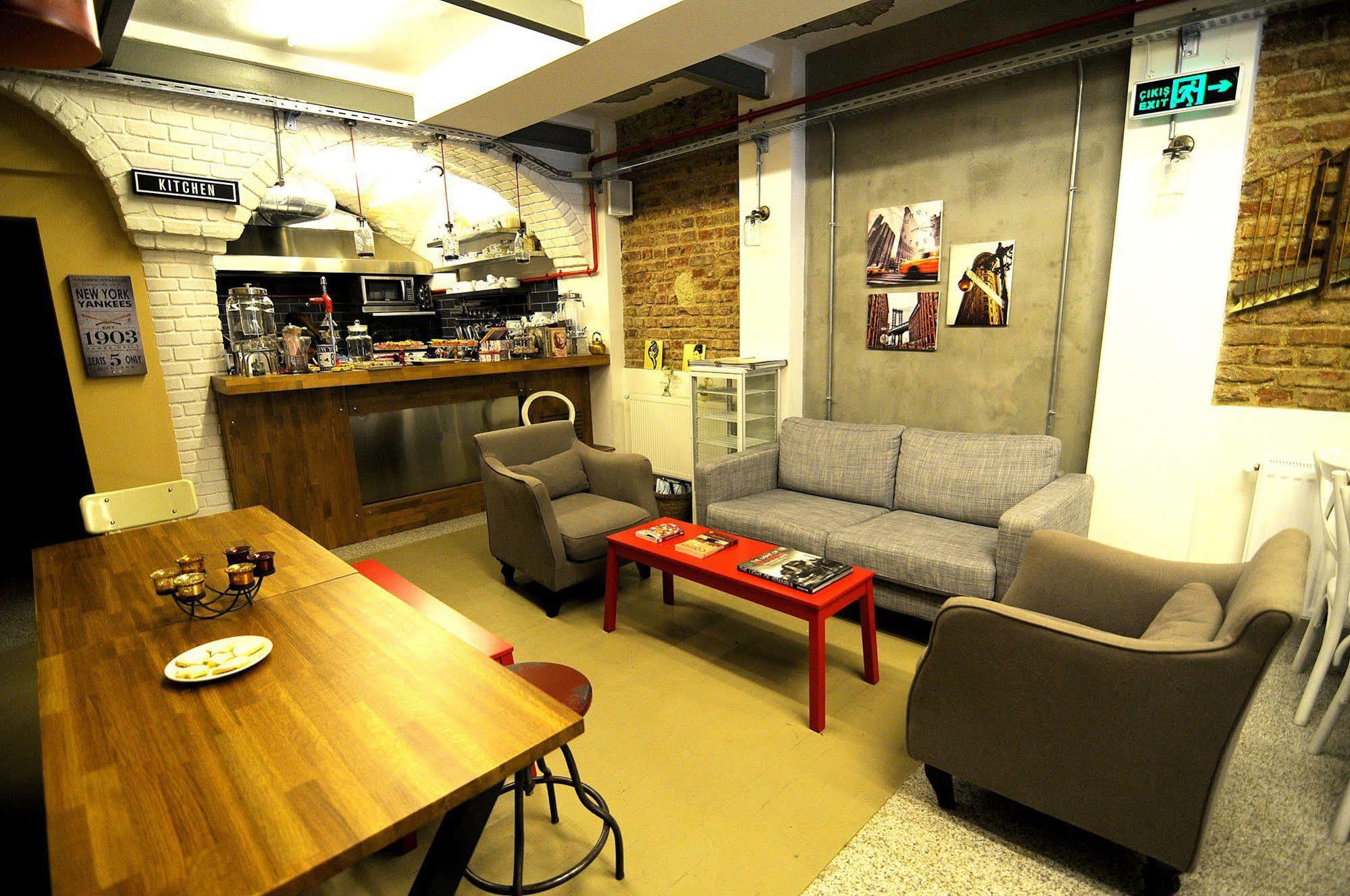 Taksim Safe House 3*