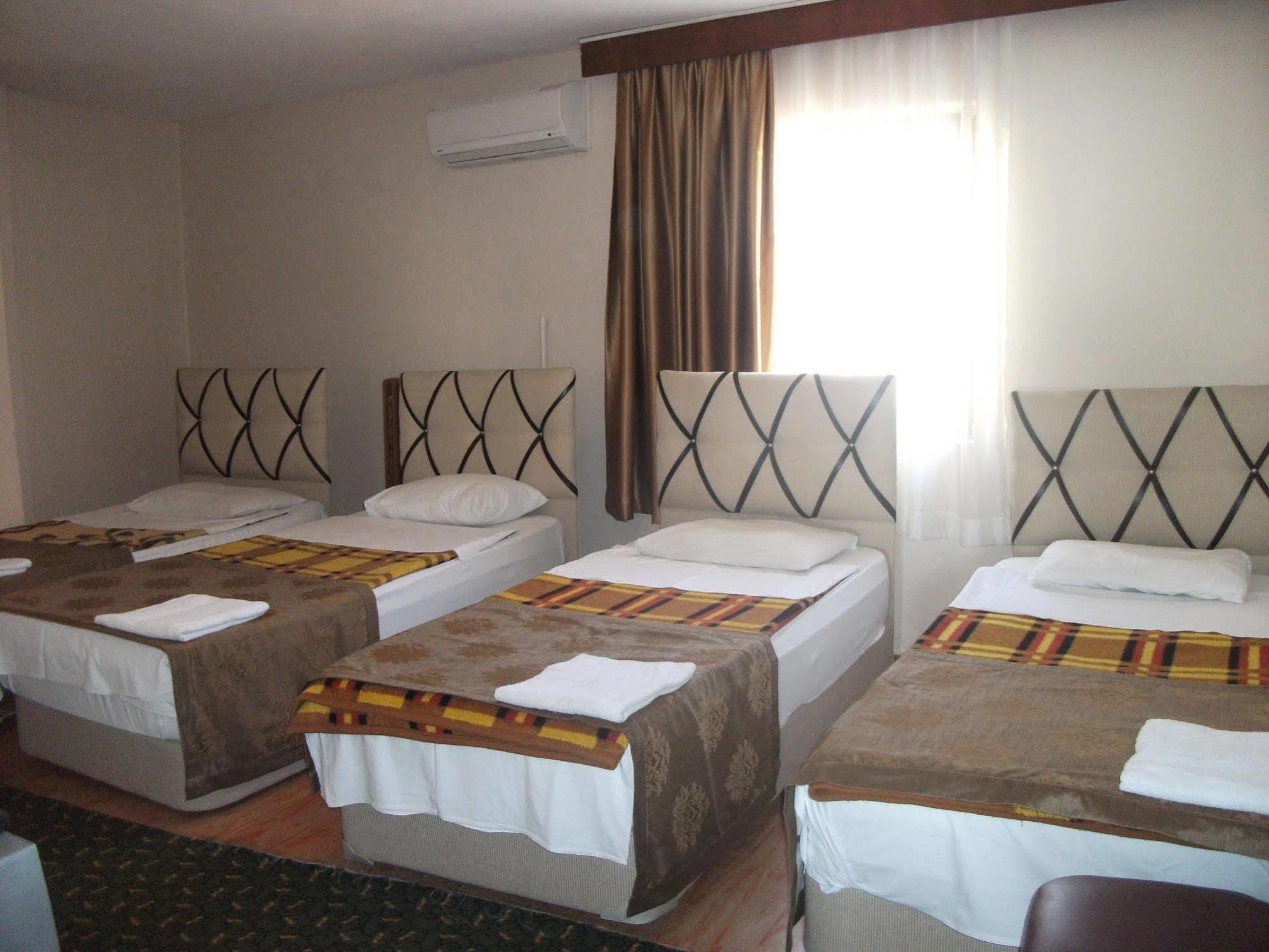 Paris & Hotel Istambul