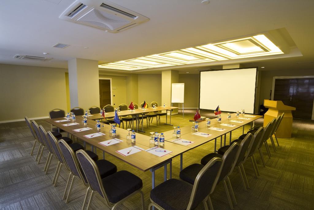 Otel Innpera 4*