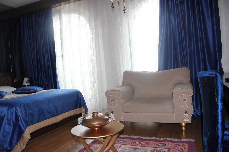 Ottoman By Linton 2*