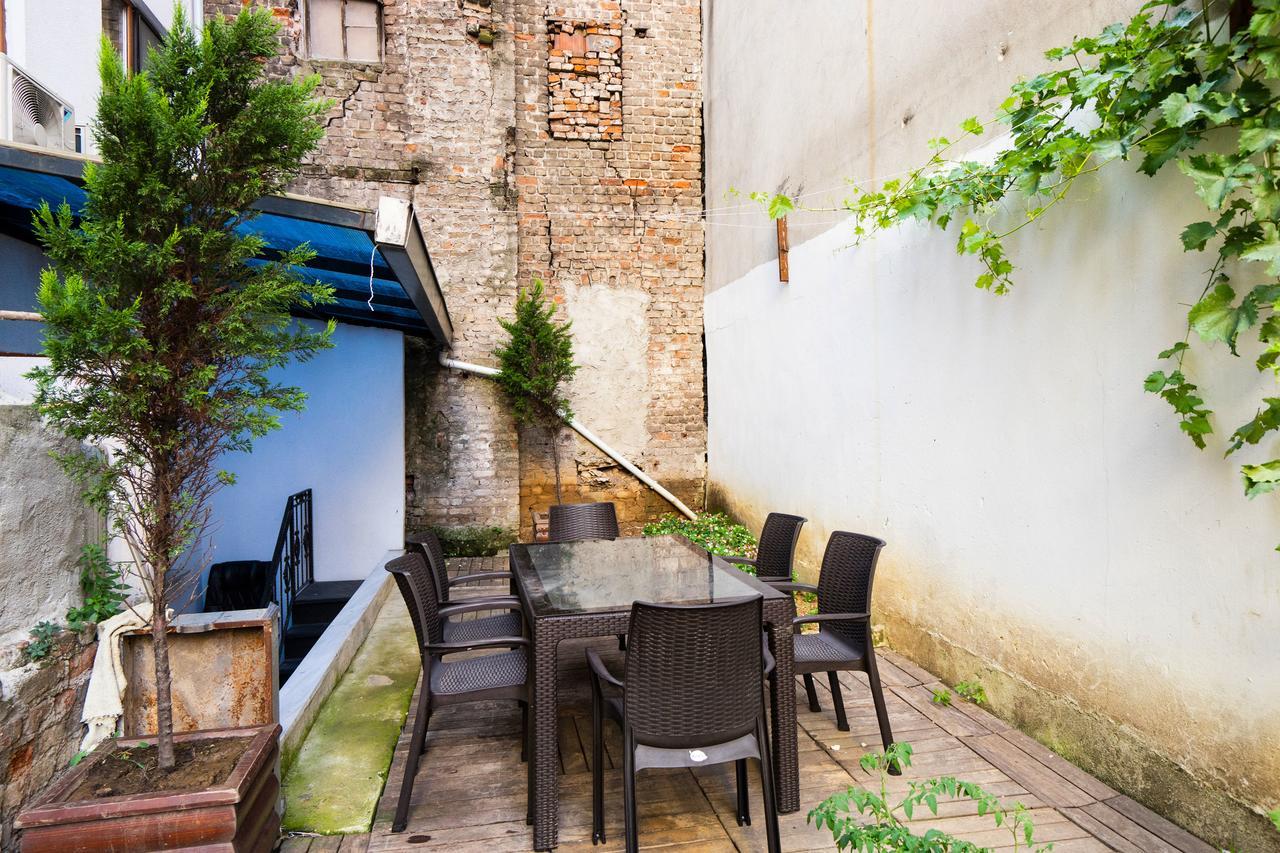 Harbour Old Hotel