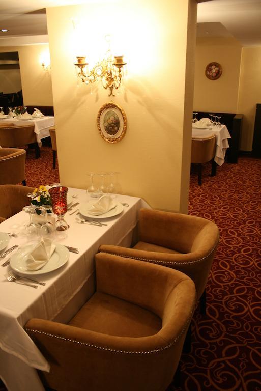 Zoe Hotel 3*