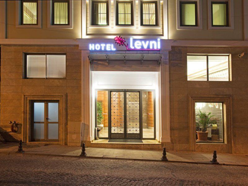 Levni & - Special Category 5*
