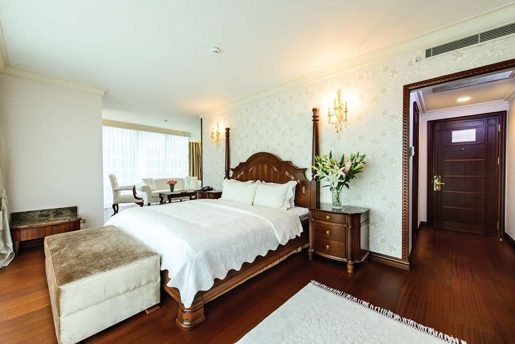 Elite World Taksim 5*